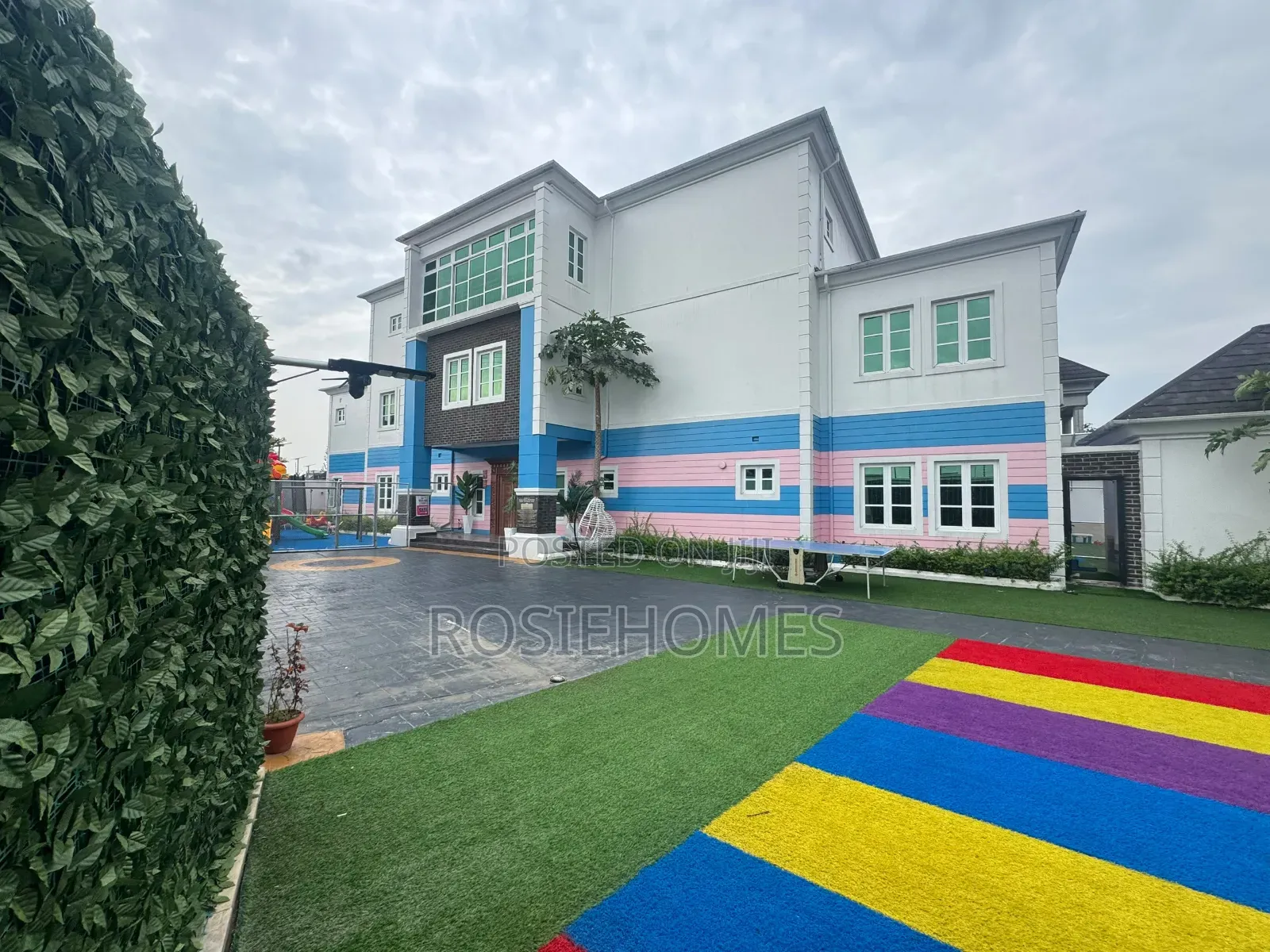 15-Bedroom Fully Detached House With 3-Room BQ | Lekki Phase 1