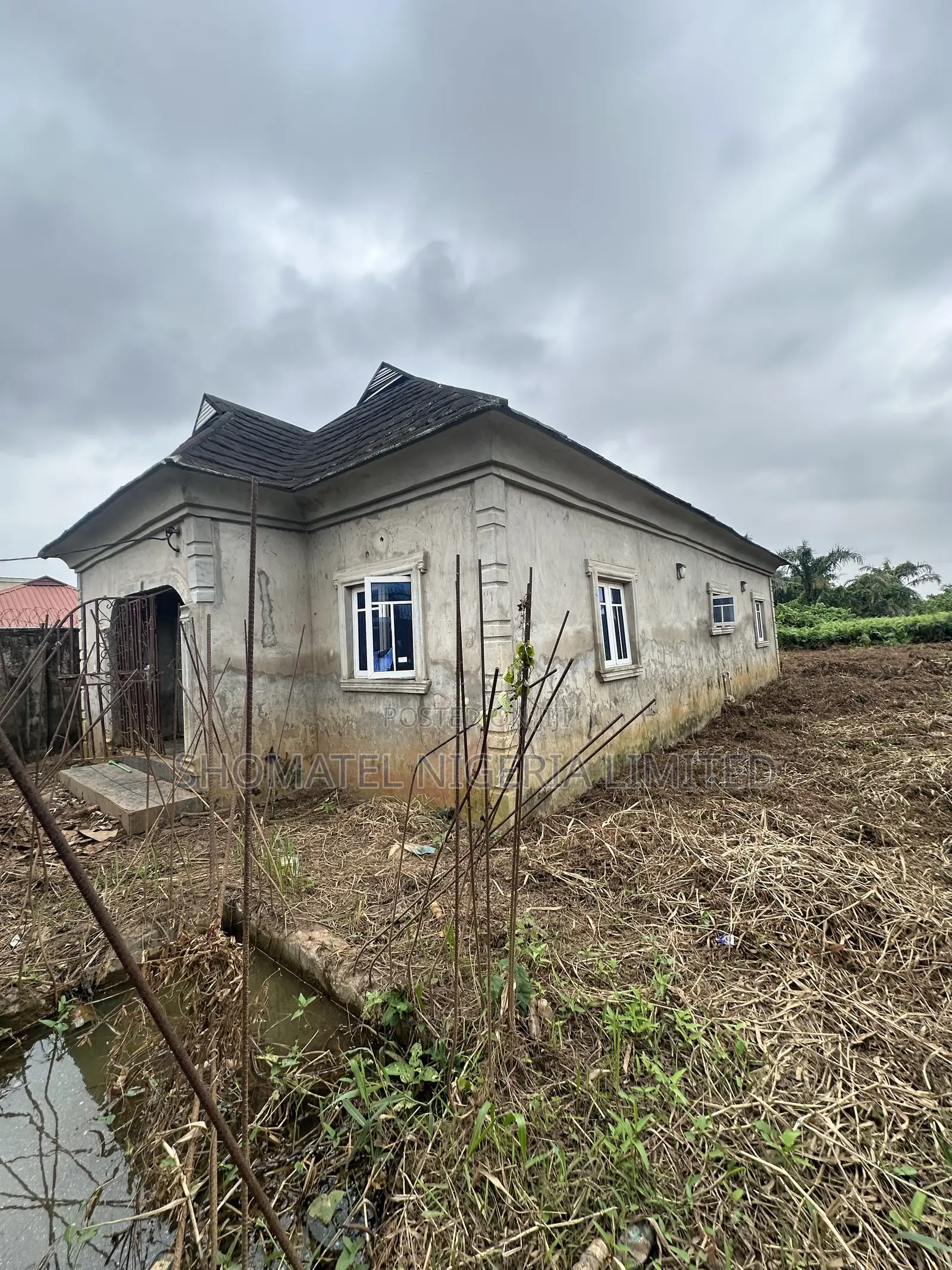 Furnished 3bdrm Bungalow in Apex Alagbado Lagos for sale