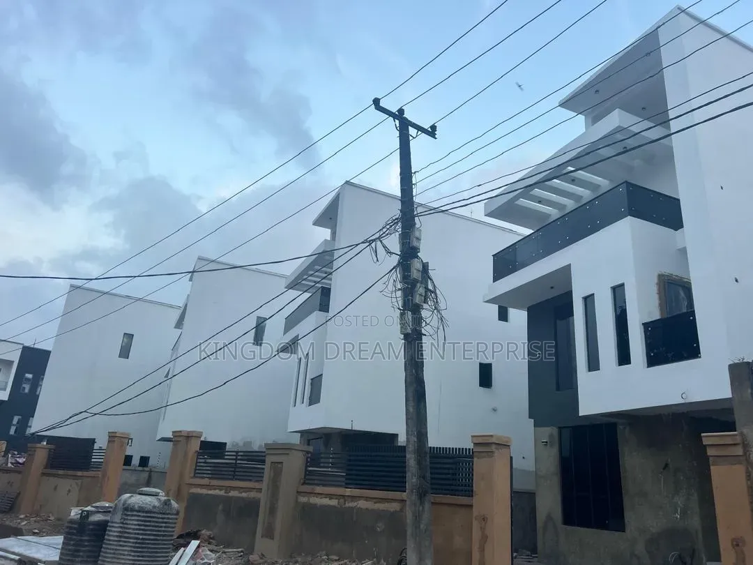 5bdrm Duplex in Adeniyi Jones Ikeja for sale