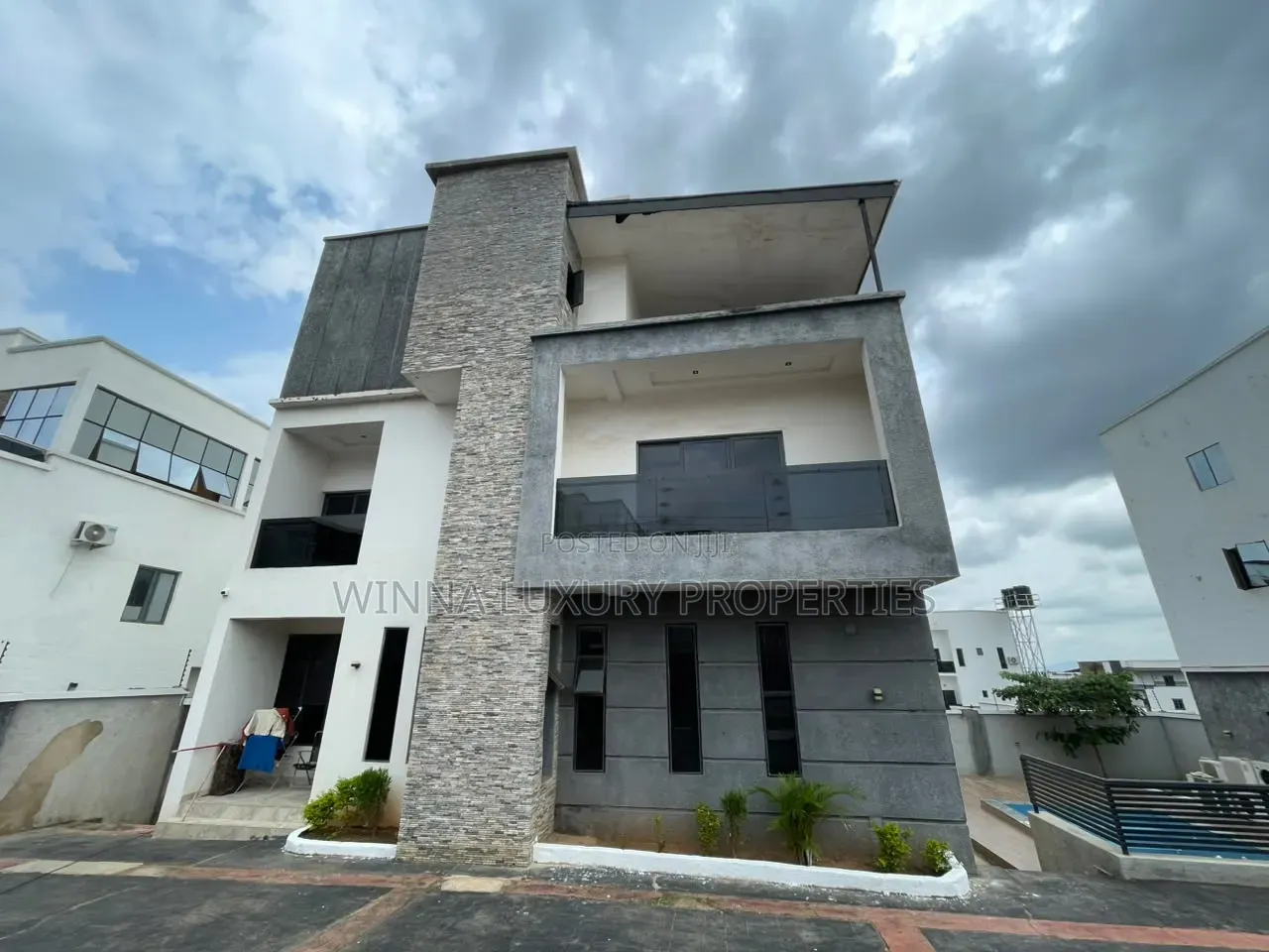 Furnished 6bdrm Duplex in Life Camp Main for rent