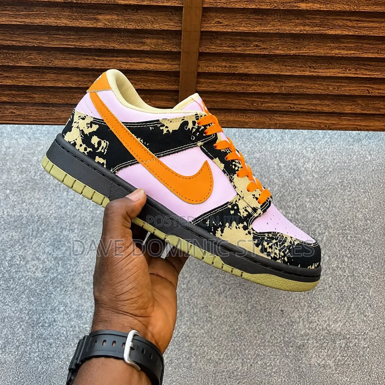 Original Air Jordan 1 Low Custom Made Off-White.