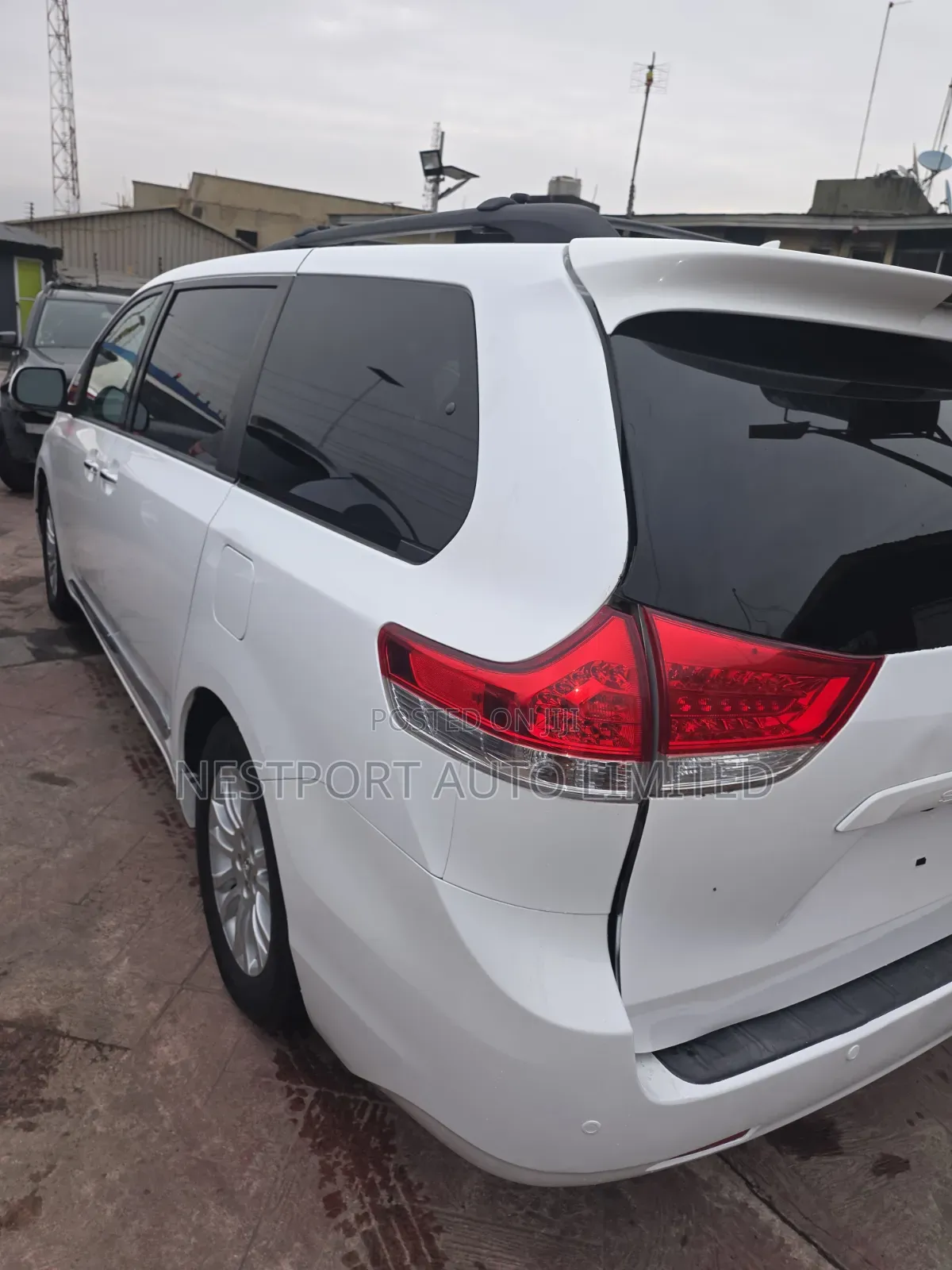 Toyota Sienna 2013 White
