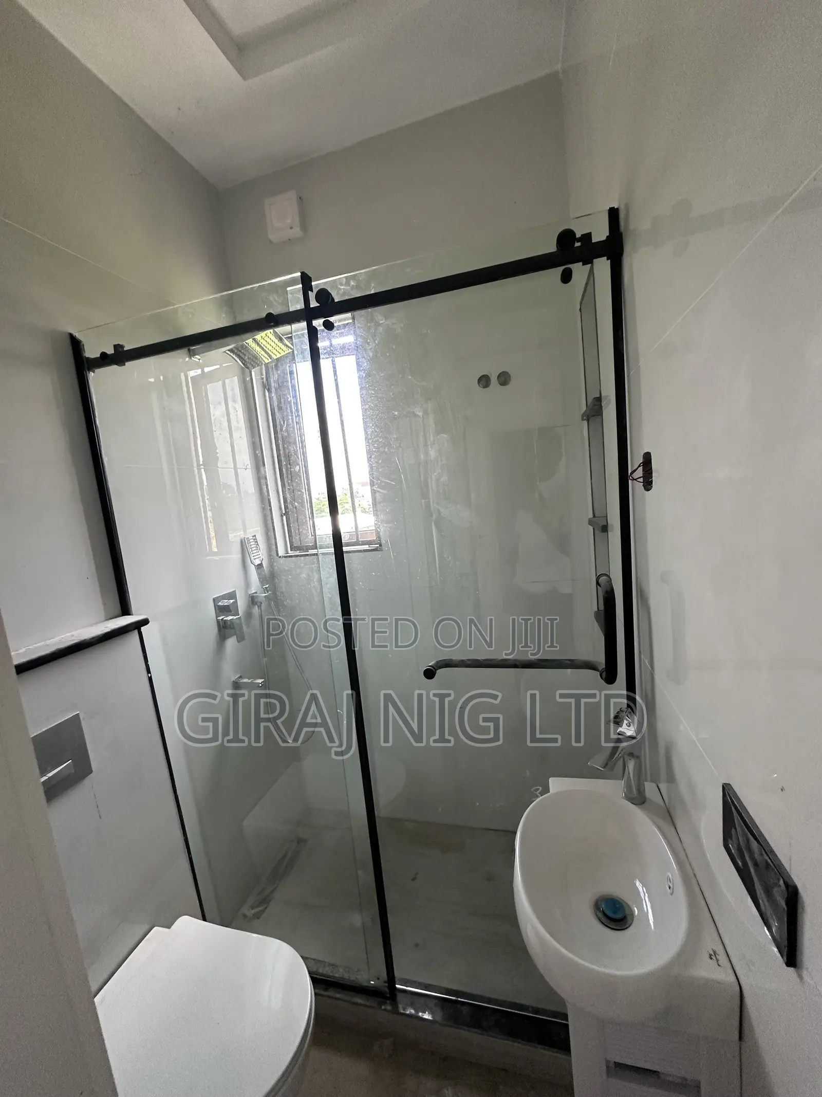 Bathroom Glass Cubicle