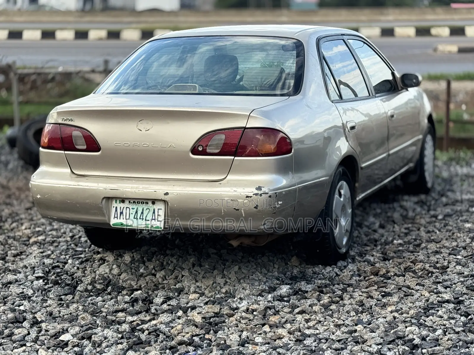 Toyota Corolla 2000 Gold