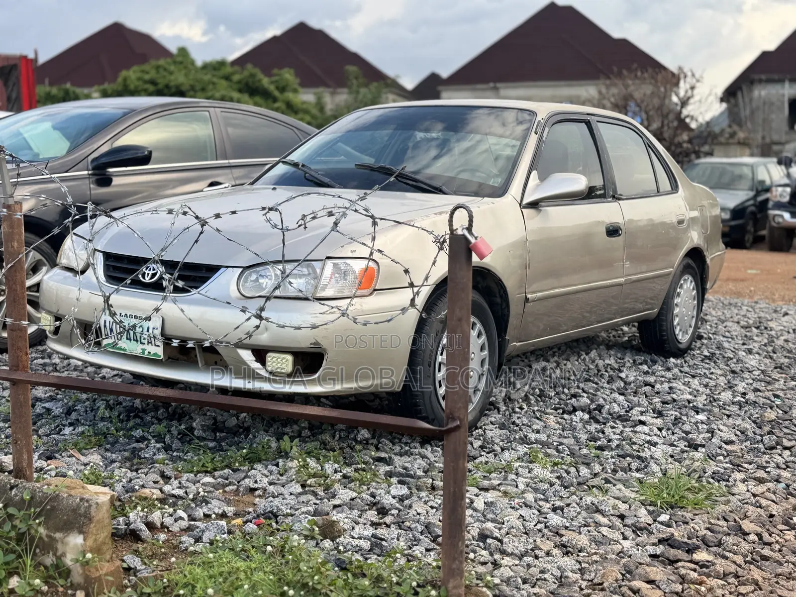 Toyota Corolla 2000 Gold