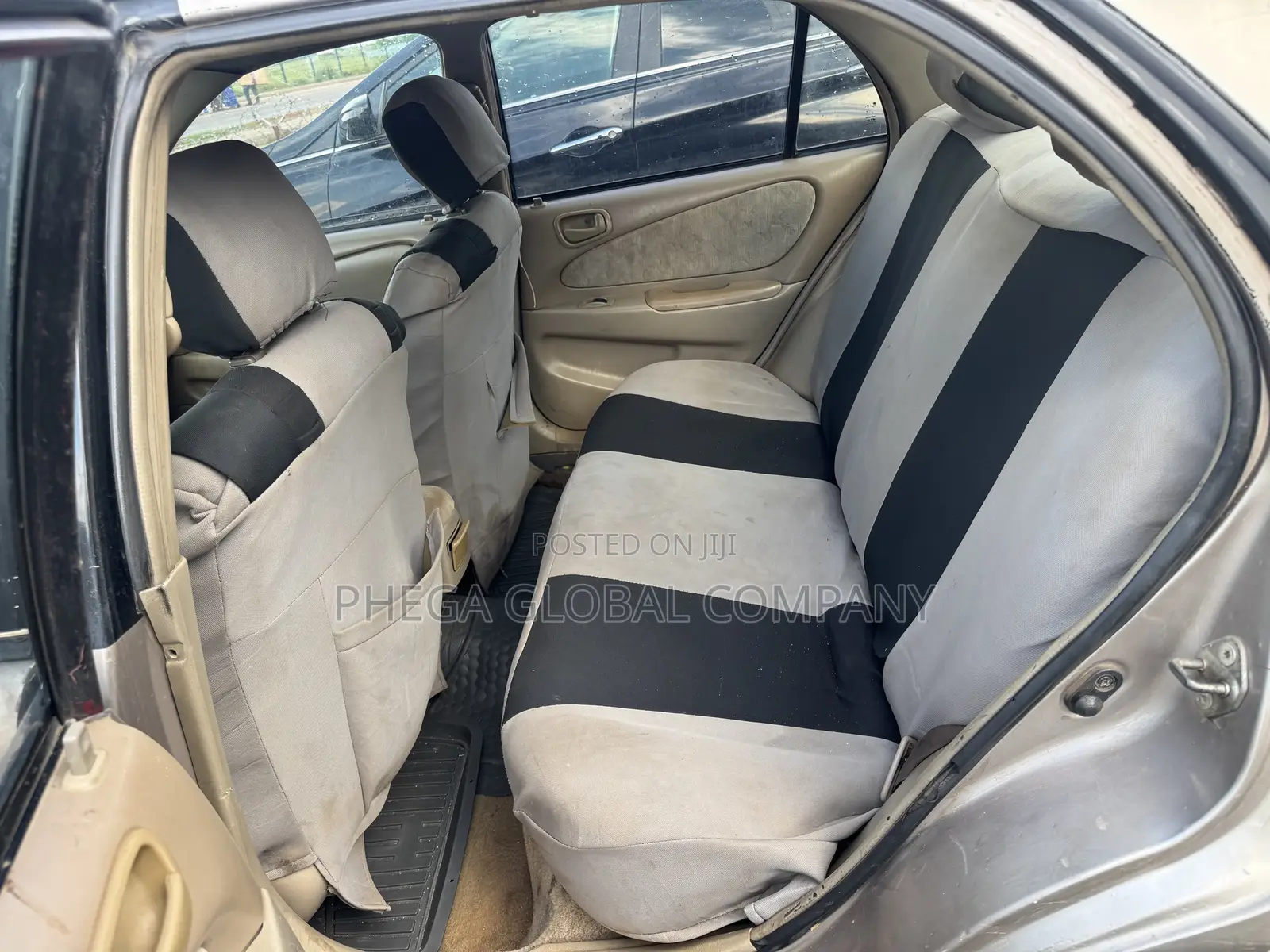 Toyota Corolla 2000 Gold