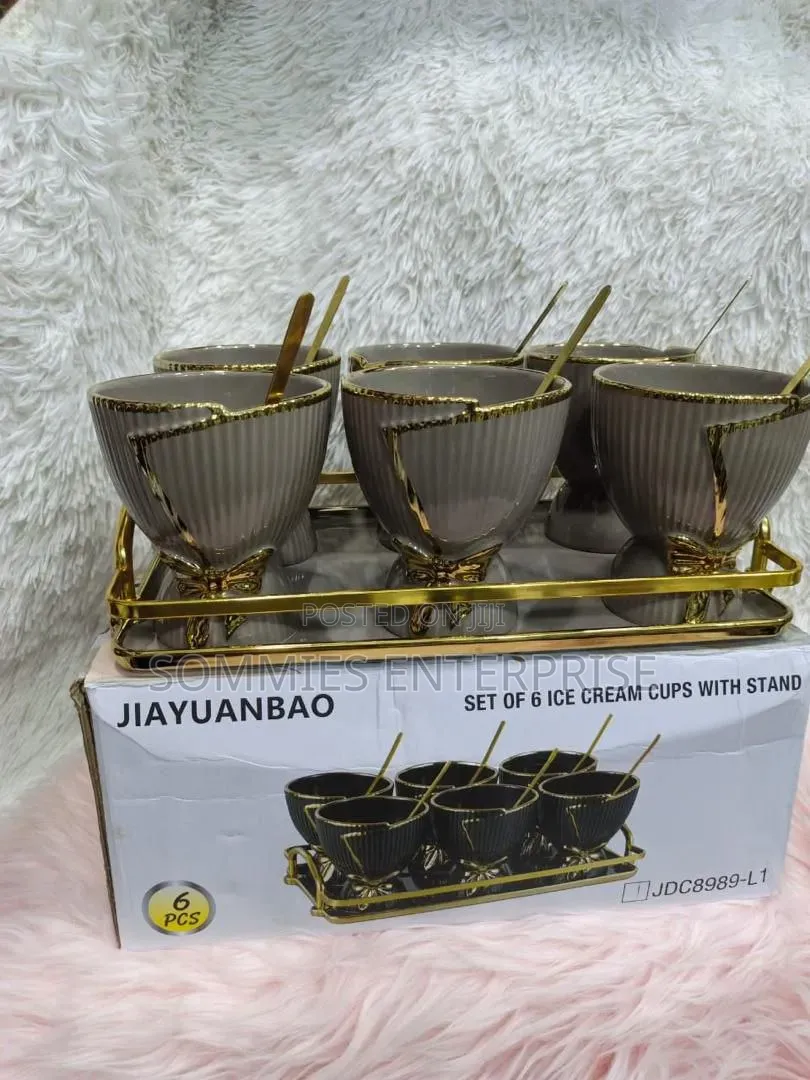 Ice Cream Cup With Stand