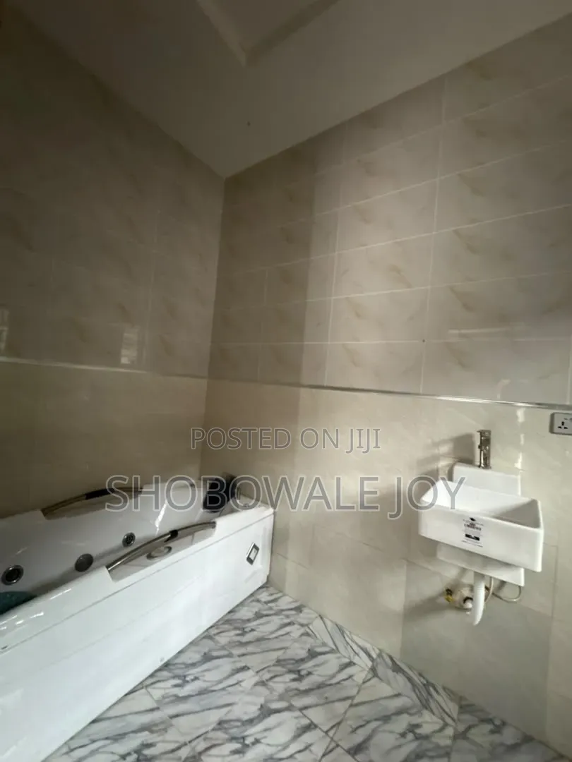 1bdrm Shared Apartment in Ikota Villa,Lekki for rent