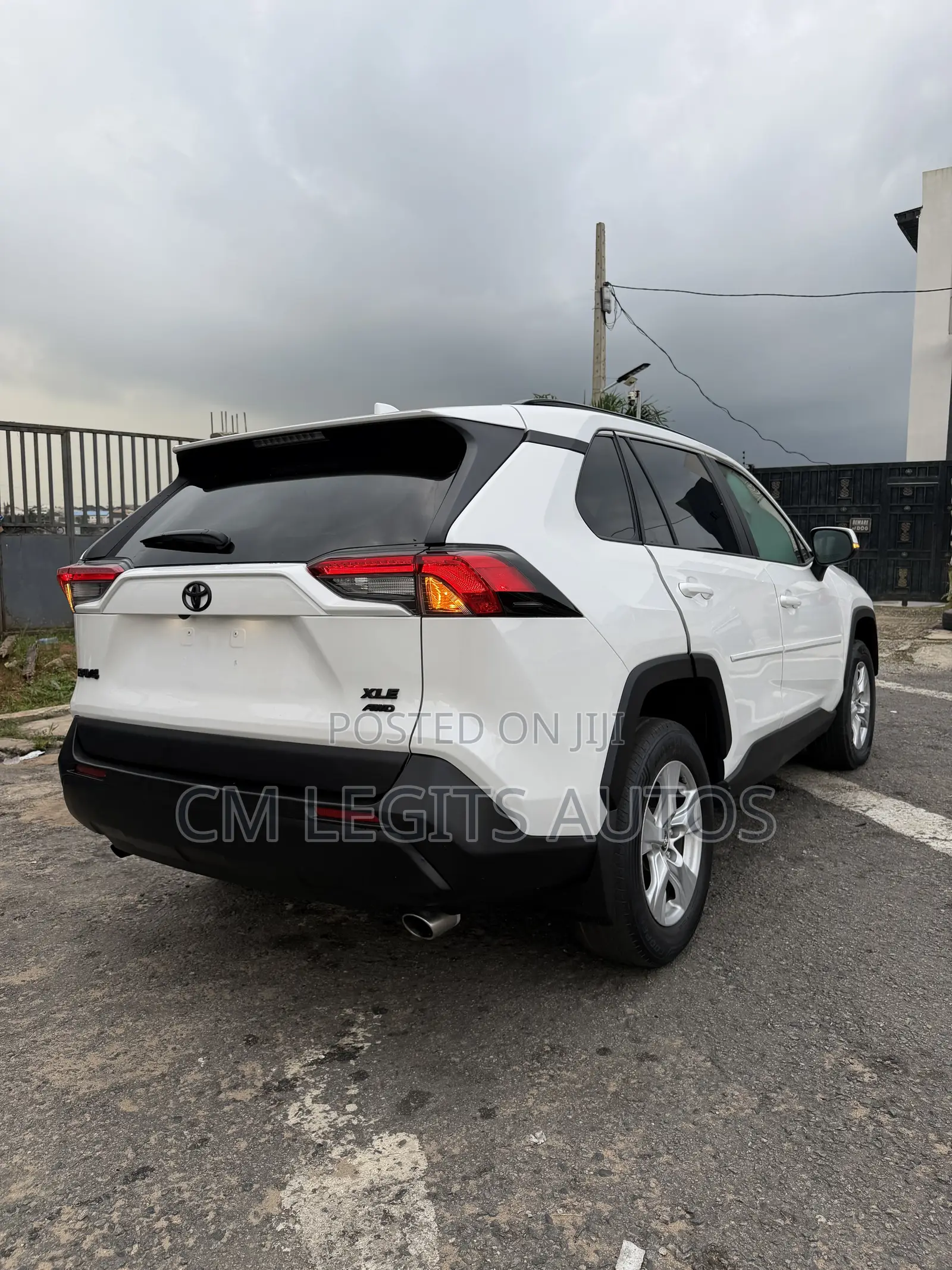 Toyota RAV4 XLE AWD 2020 White
