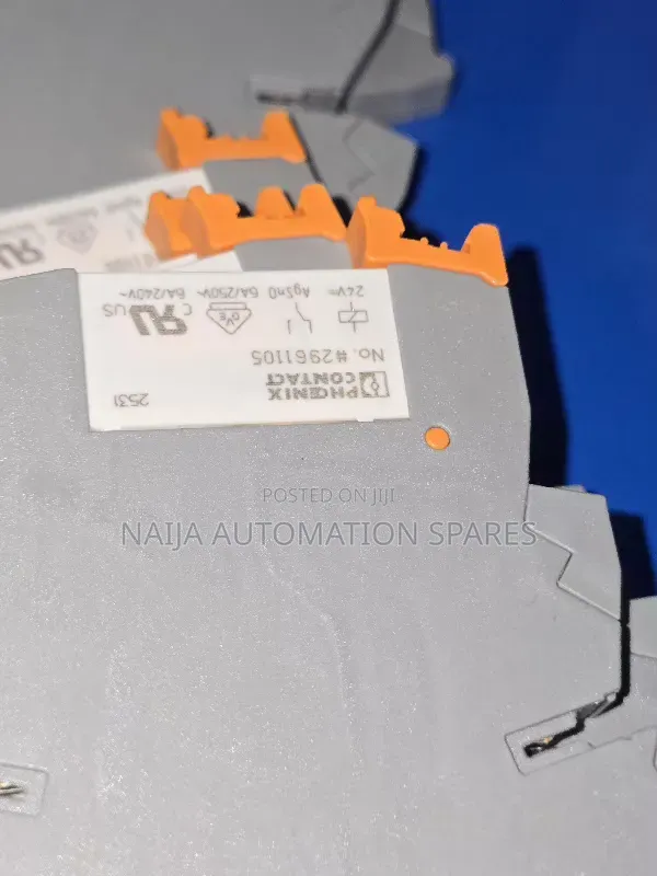 Phoenix Contact | Relay REL- MR-24DC/21 +Relay Base | |