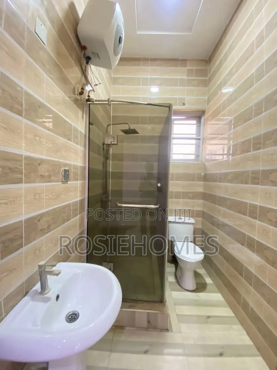 5bdrm Duplex in Osapa London, Lekki Phase 1 for rent