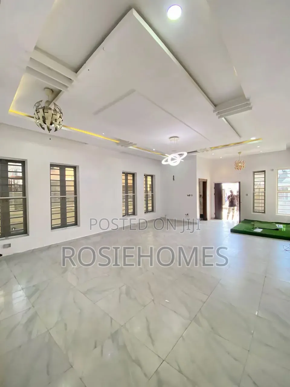 5bdrm Duplex in Osapa London, Lekki Phase 1 for rent