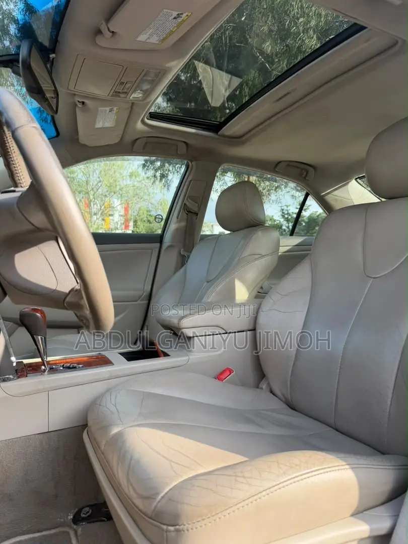 Toyota Camry XLE 4dr Sedan (2.5L 4cyl 6A) 2011 Green
