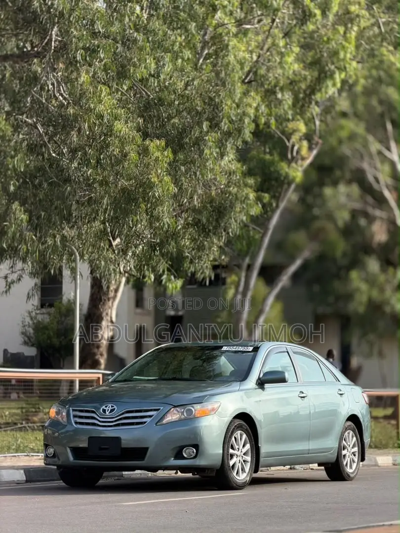 Toyota Camry XLE 4dr Sedan (2.5L 4cyl 6A) 2011 Green