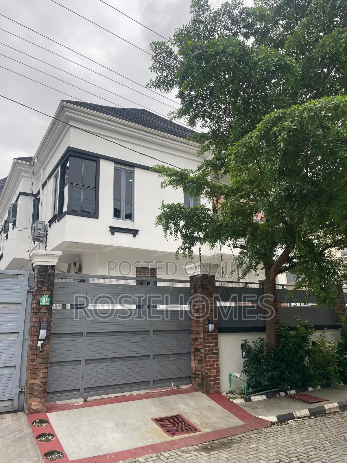 5bdrm Duplex in Chevron for rent