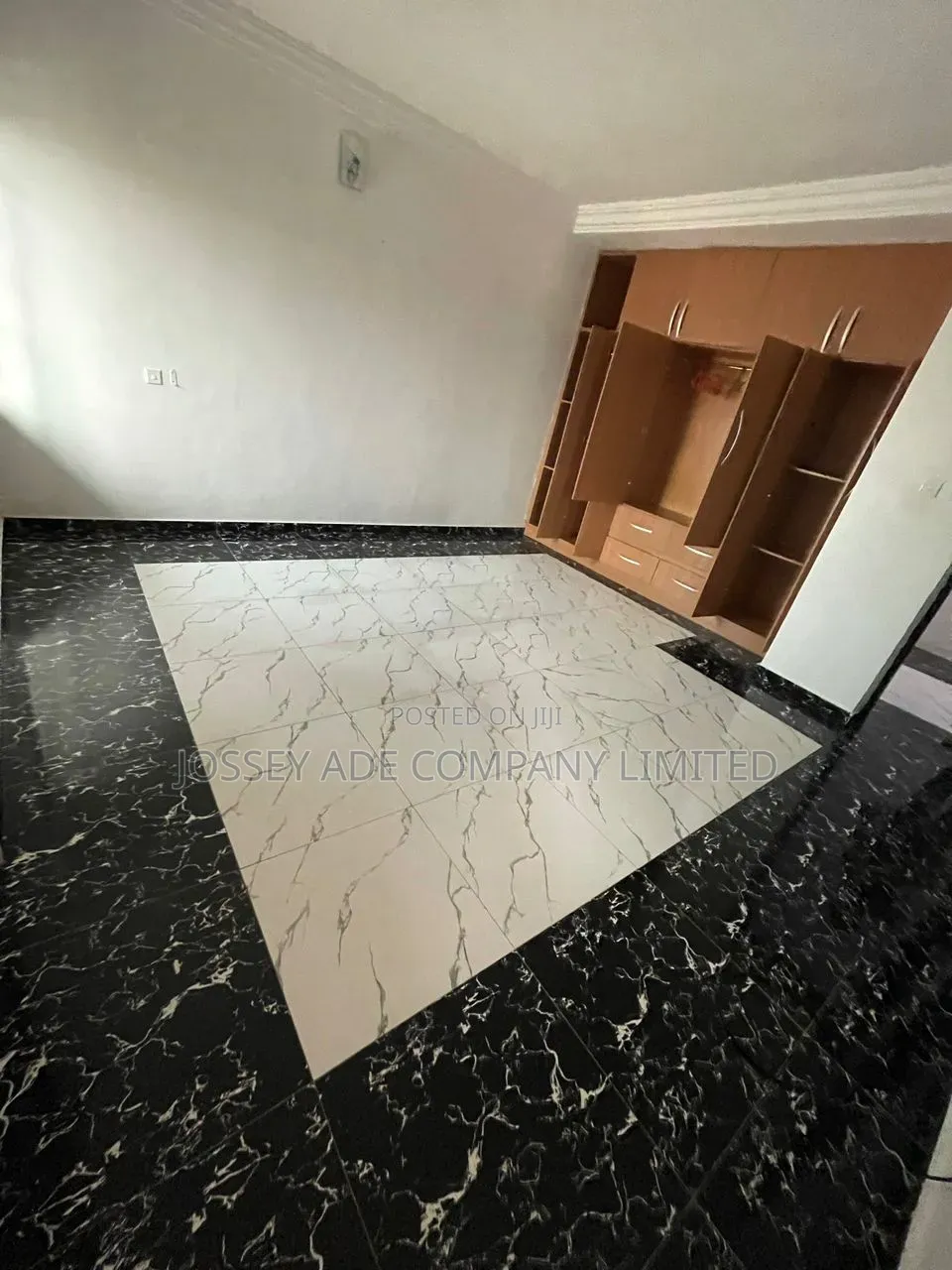 Furnished 2bdrm Block of Flats in Ikate for sale