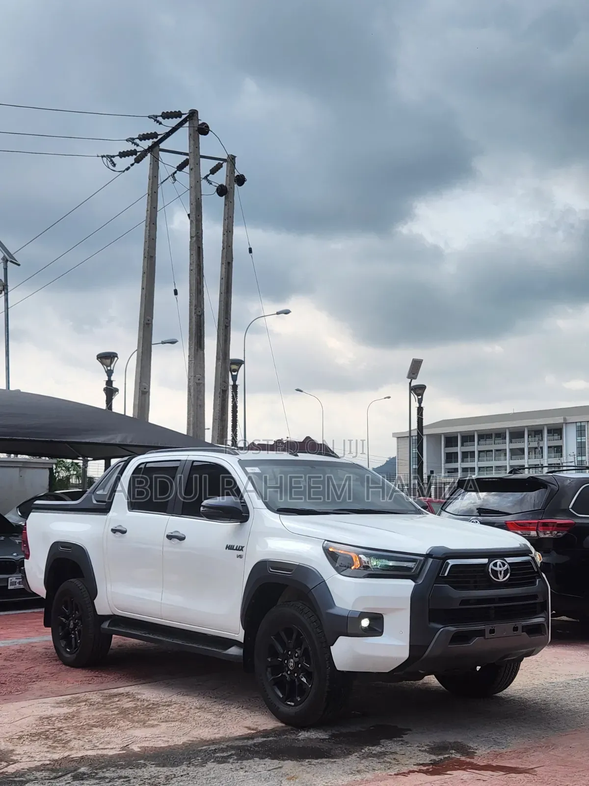 Toyota Hilux 2022 White