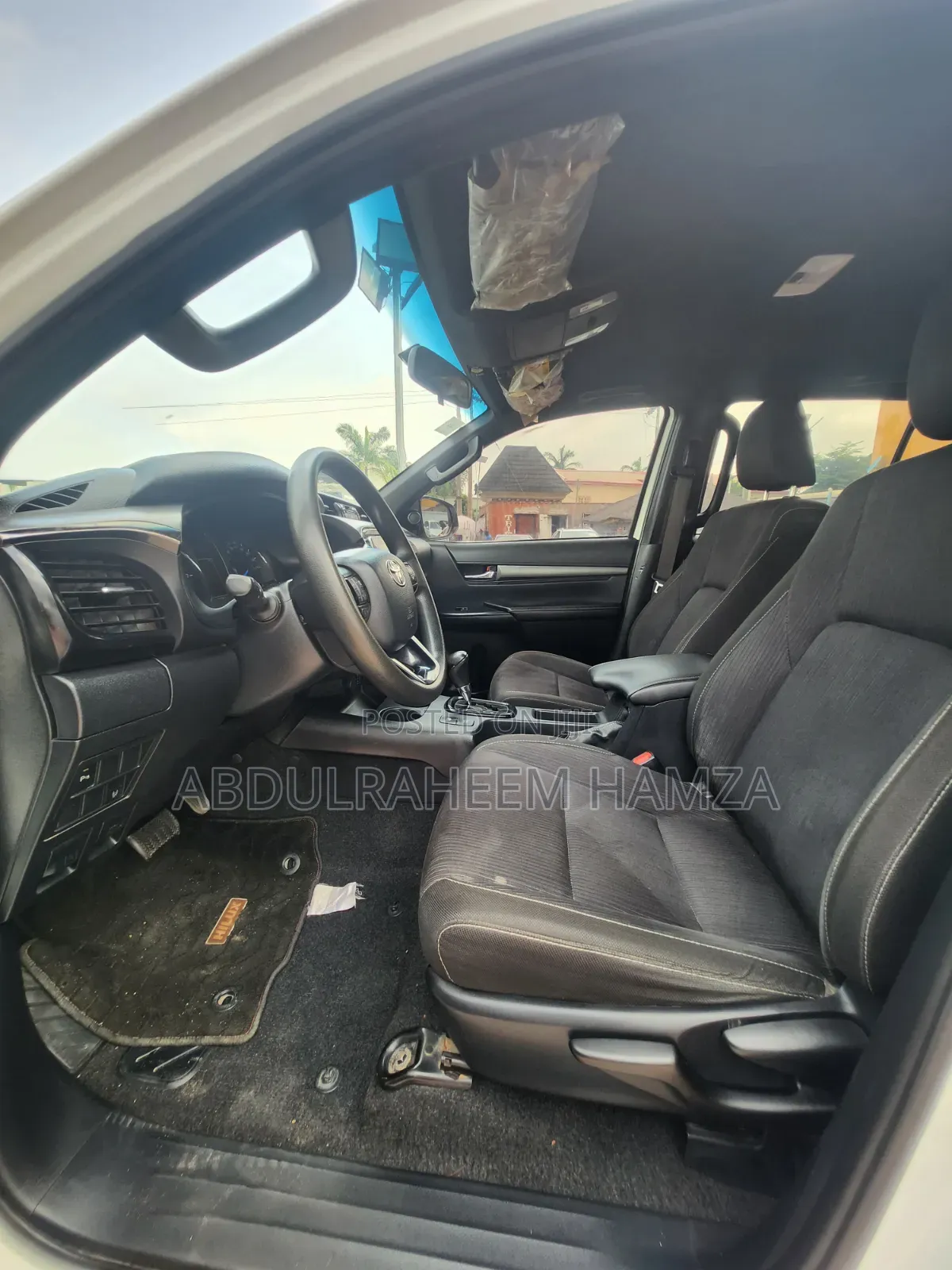 Toyota Hilux 2022 White
