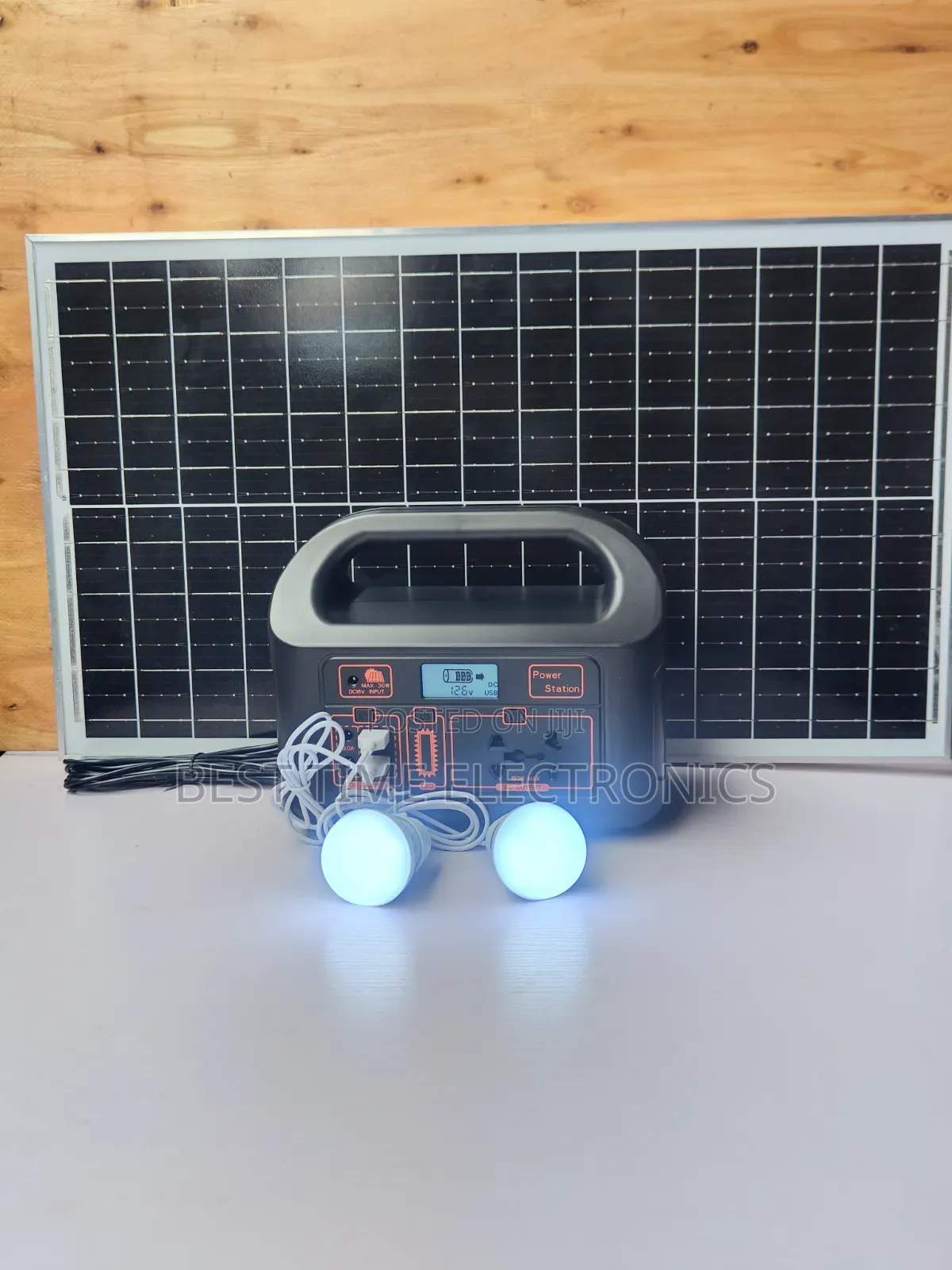 150 Watts Solar Power Station With Solar and Bulbs