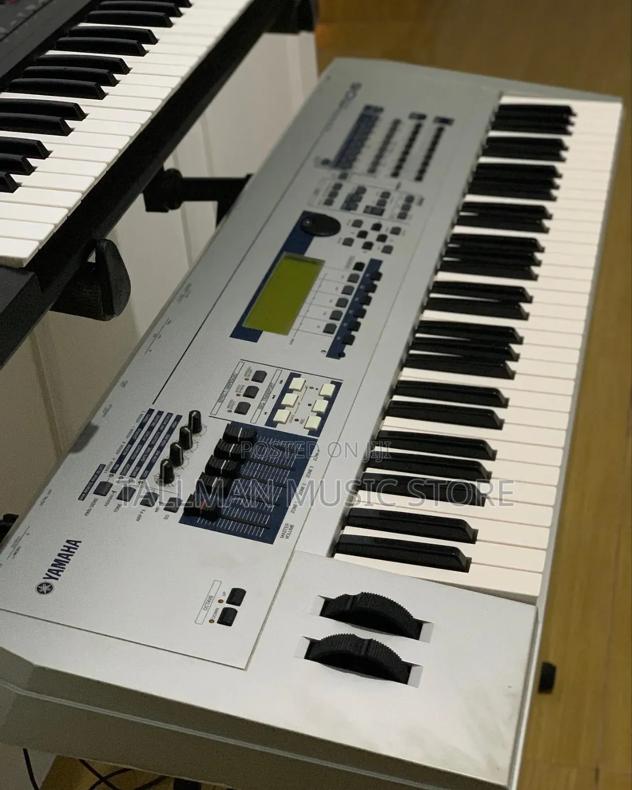 Yamaha Mo6