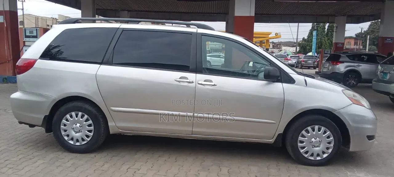 Toyota Sienna 2006 Silver