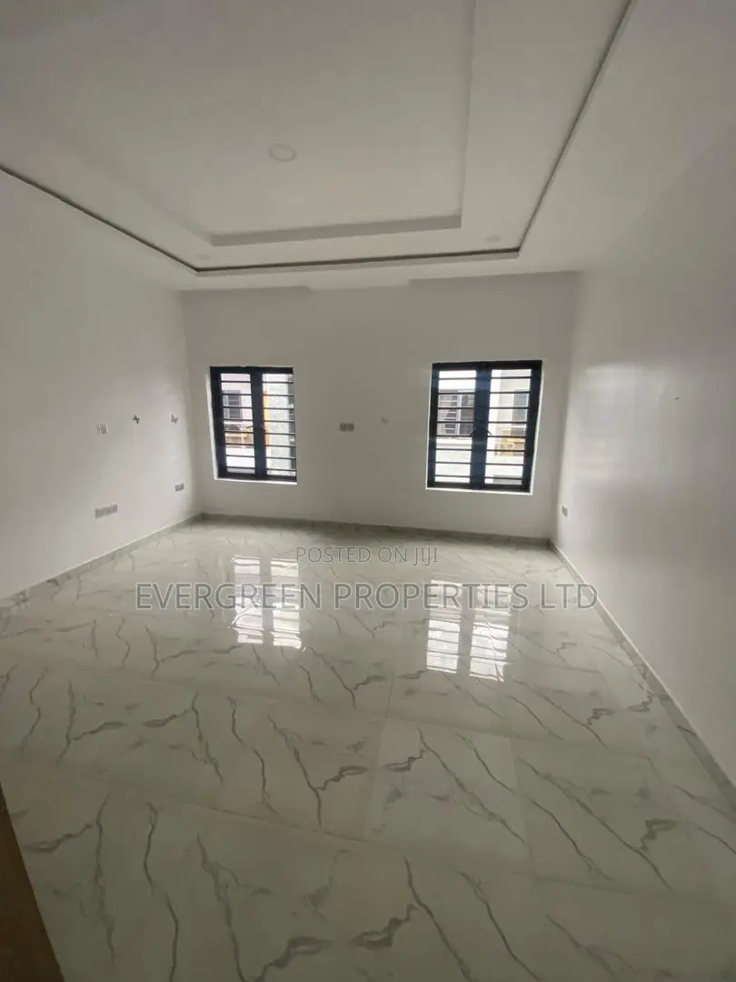 4bdrm Townhouse / Terrace in Adeola Odeku for rent