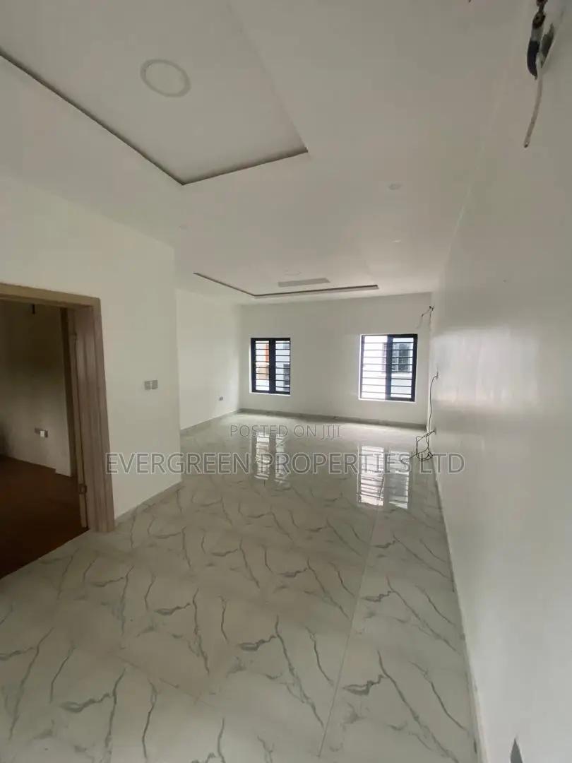 4bdrm Townhouse / Terrace in Adeola Odeku for rent