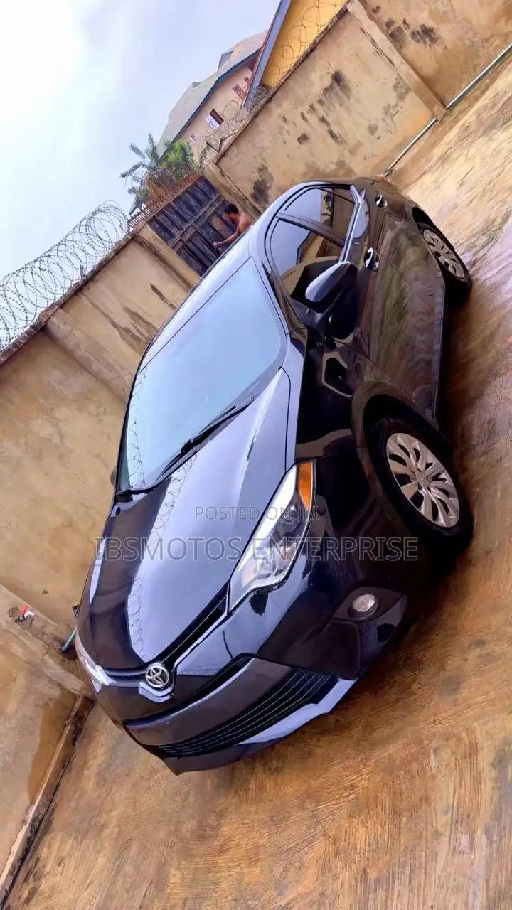 Toyota Corolla LE Premium 4dr Sedan (1.8L 4cyl CVT) 2015 Black