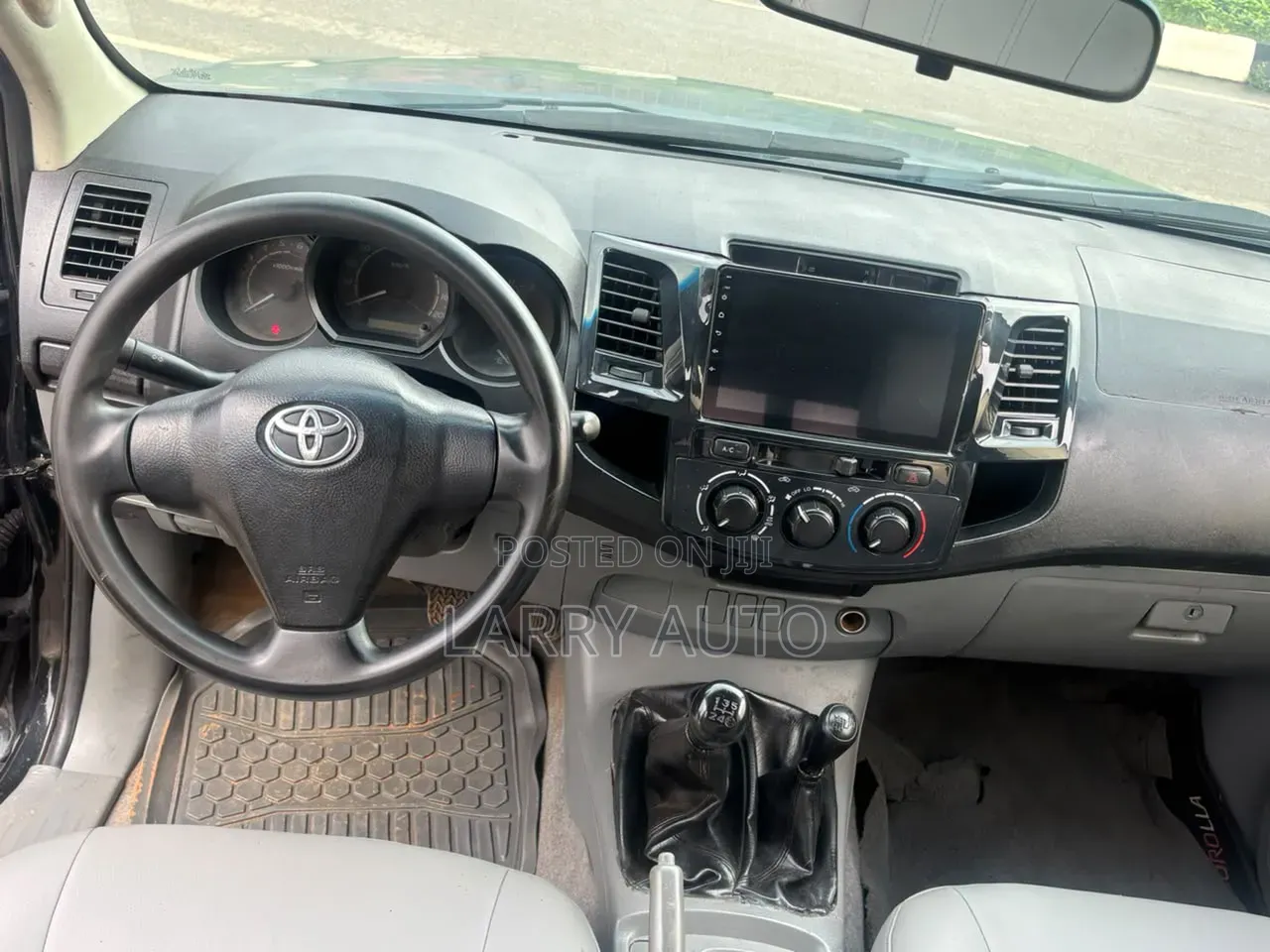 Toyota Hilux 2014 Black