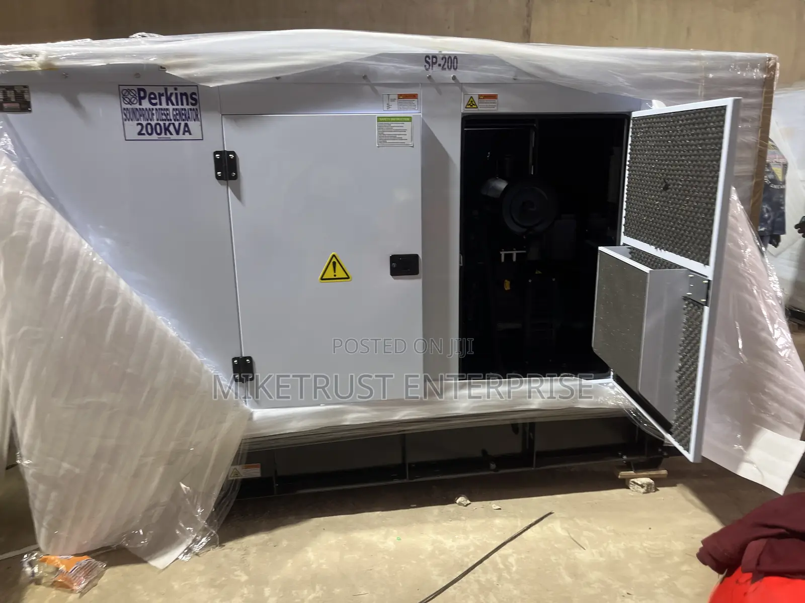 200kva Diesel Perkins Soundproof Generator