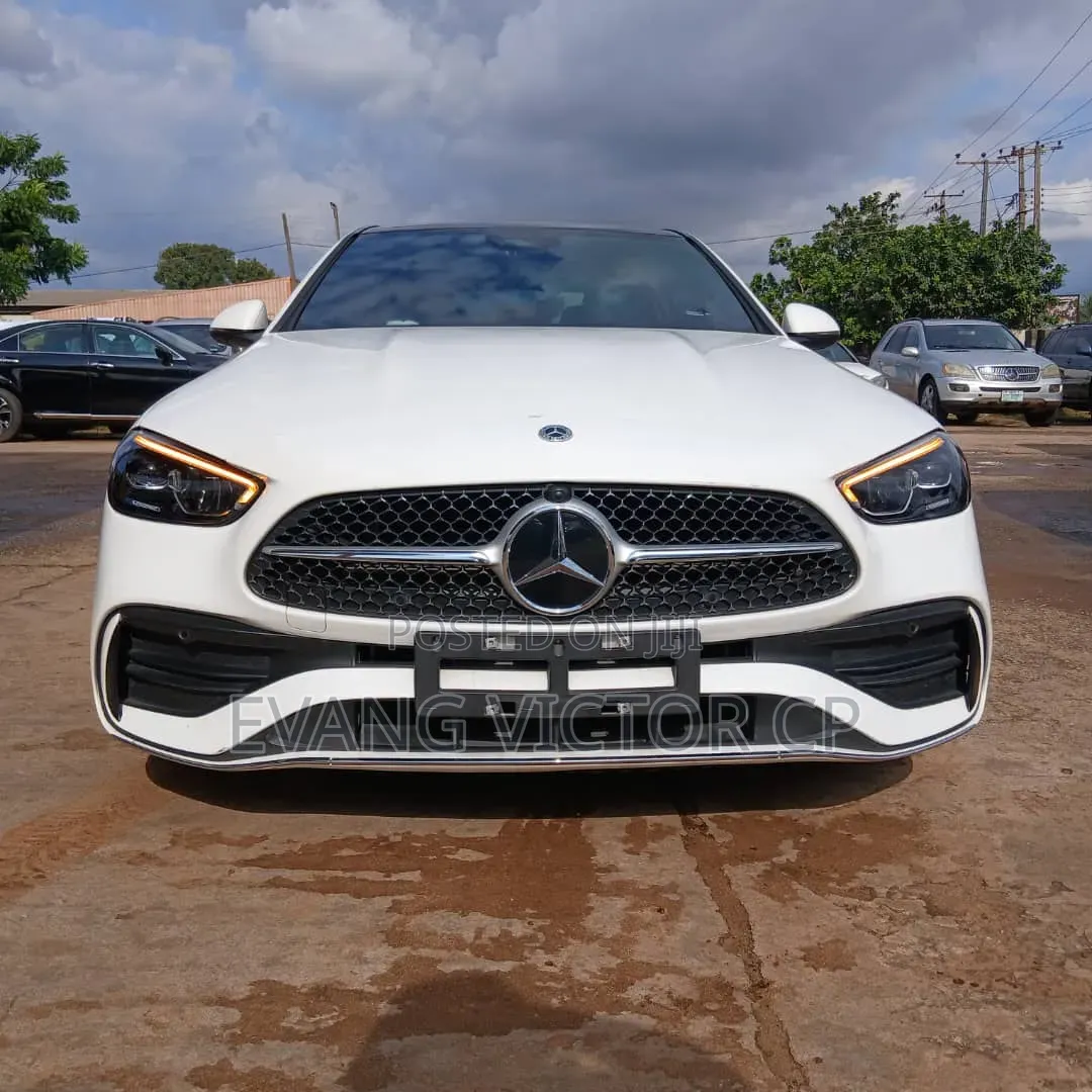 Mercedes-Benz C300 2023 White