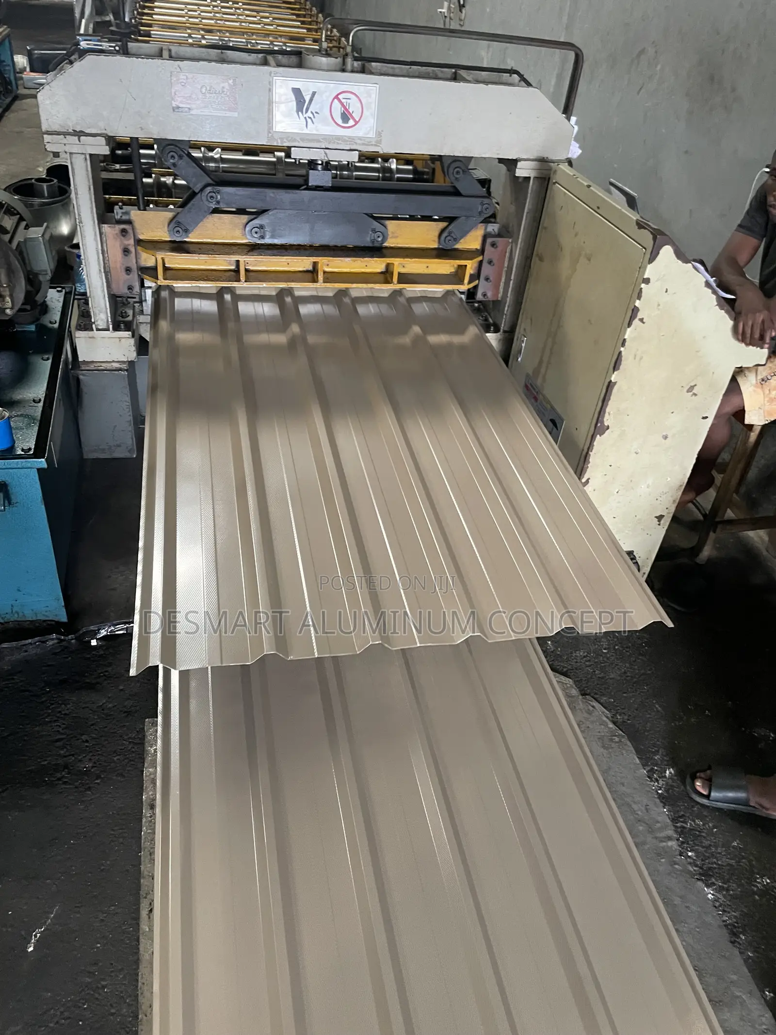 Desmart: The Quality Standard in Roofing/Beige Color/0.55