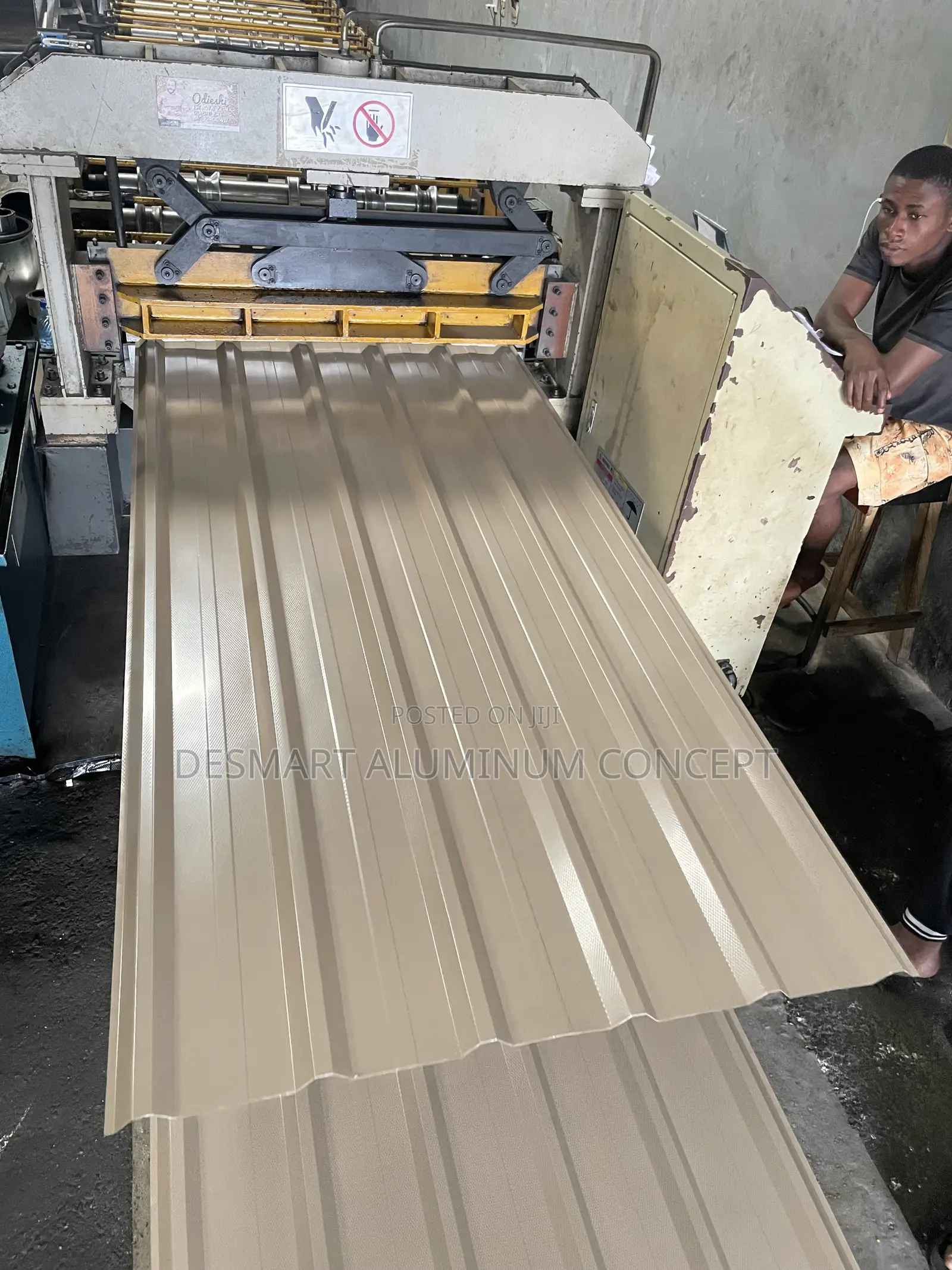 Desmart: The Quality Standard in Roofing/Beige Color/0.55