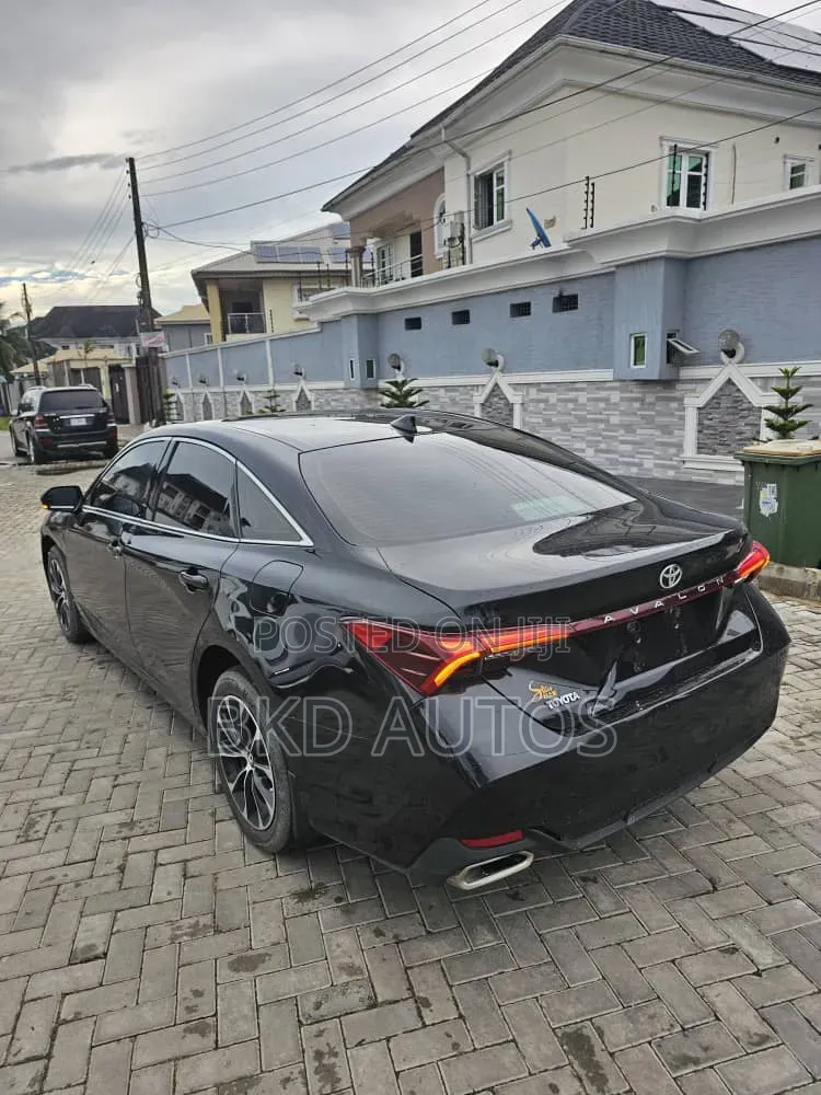 Toyota Avalon 2023 Black