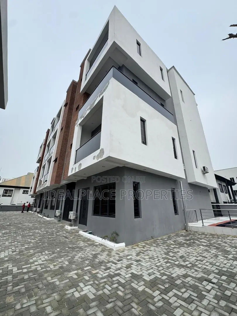 3bdrm Maisonette in Lekki Phase 1 for sale