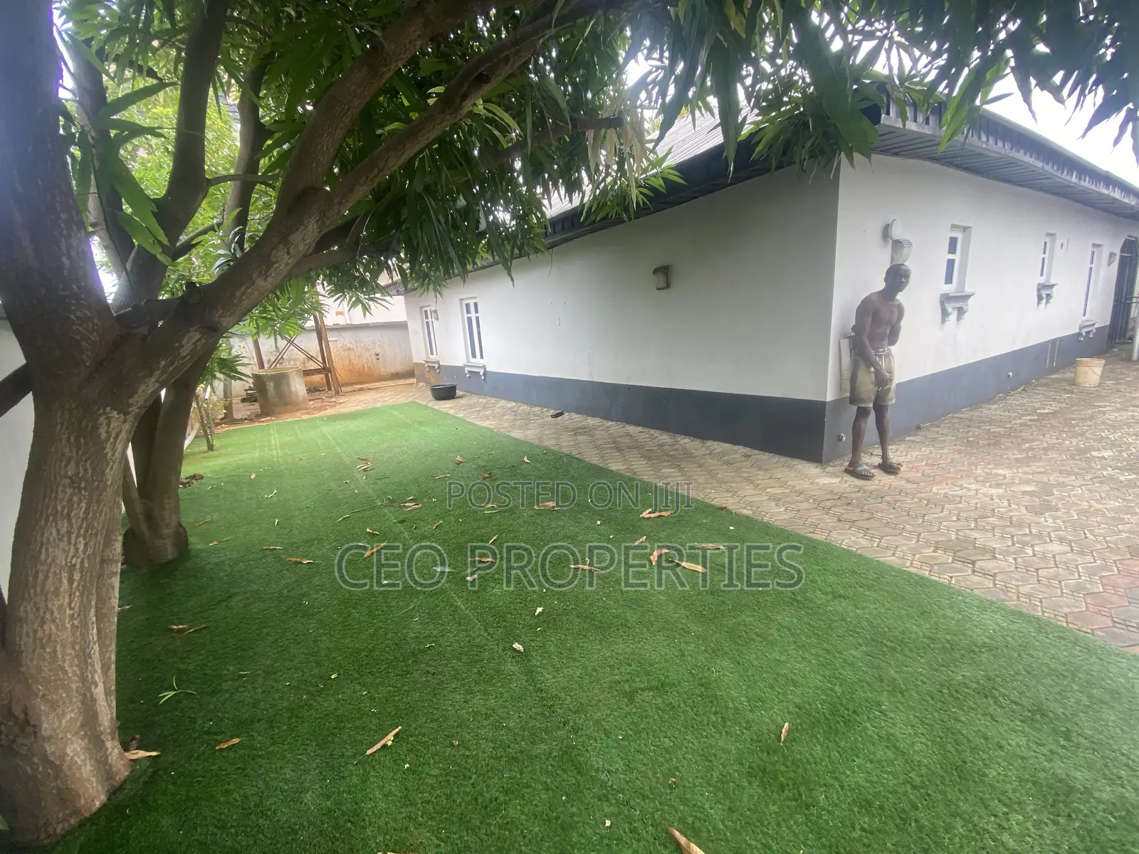 4bdrm Bungalow in Estaye/Ado Road for rent