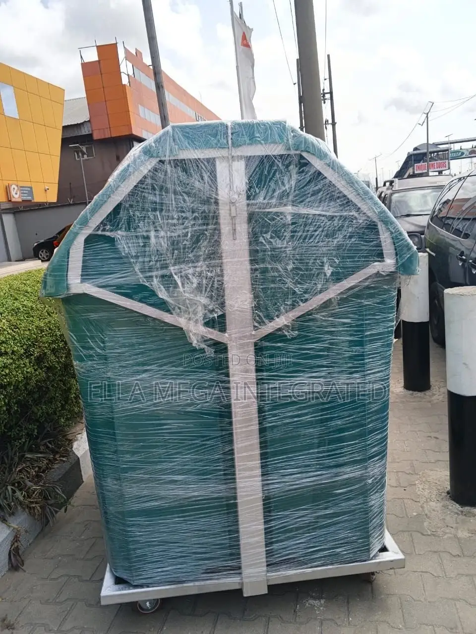 2000 Litres Mamooth Industrial Waste Bin. Available in Pre Order.