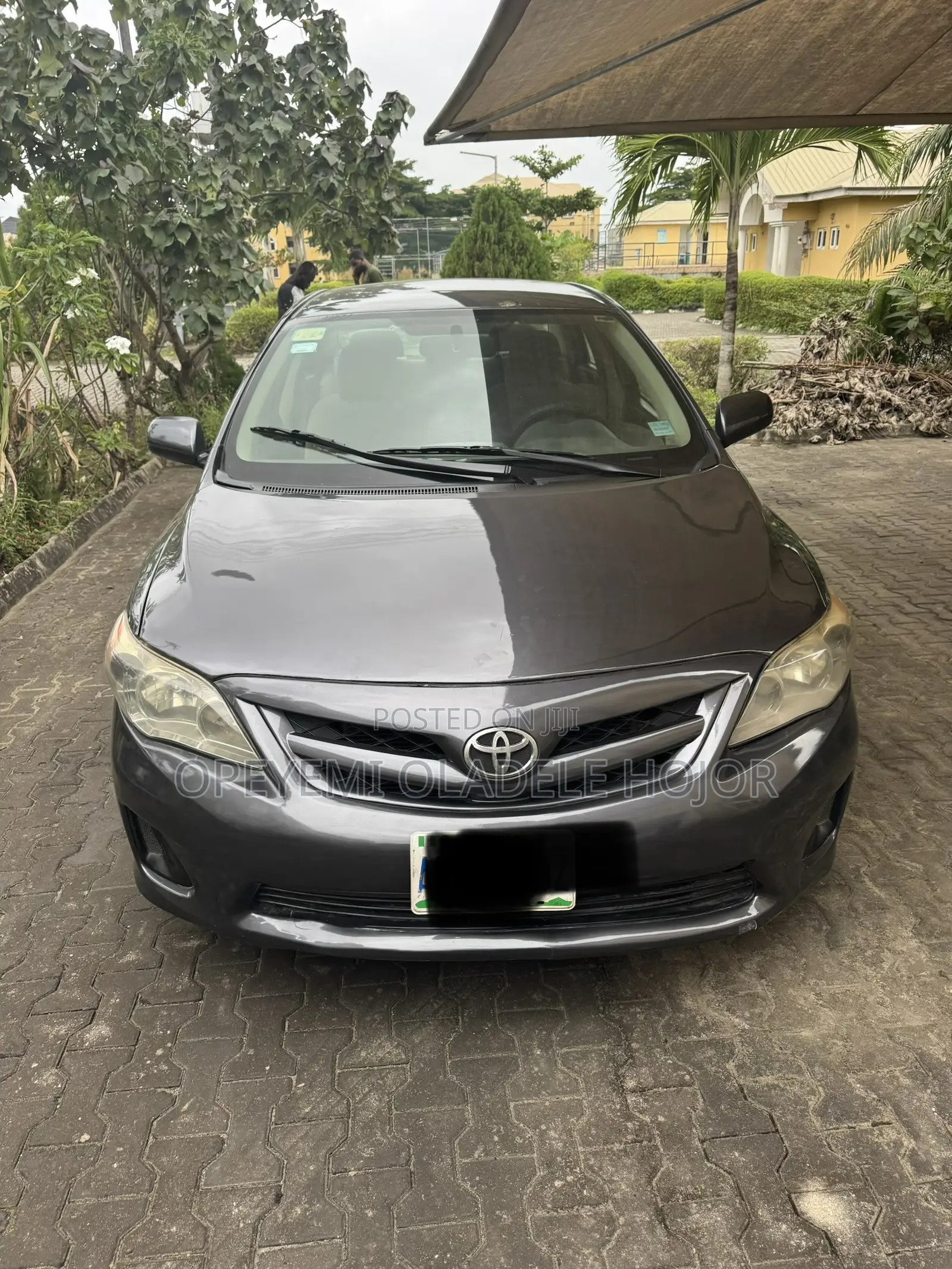 Toyota Corolla LE 4dr Sedan (1.8L 4cyl 4A) 2012 Gray