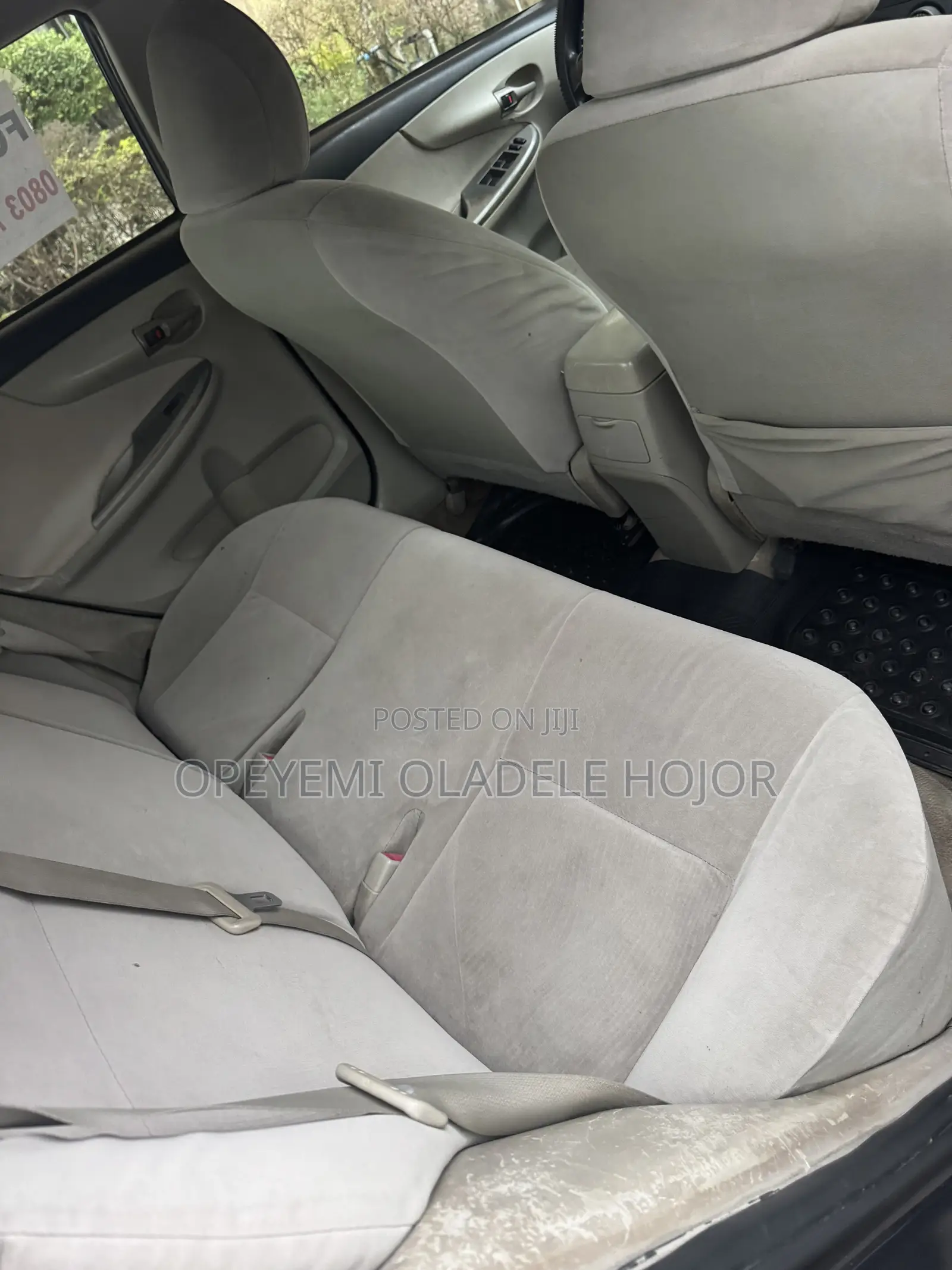 Toyota Corolla LE 4dr Sedan (1.8L 4cyl 4A) 2012 Gray