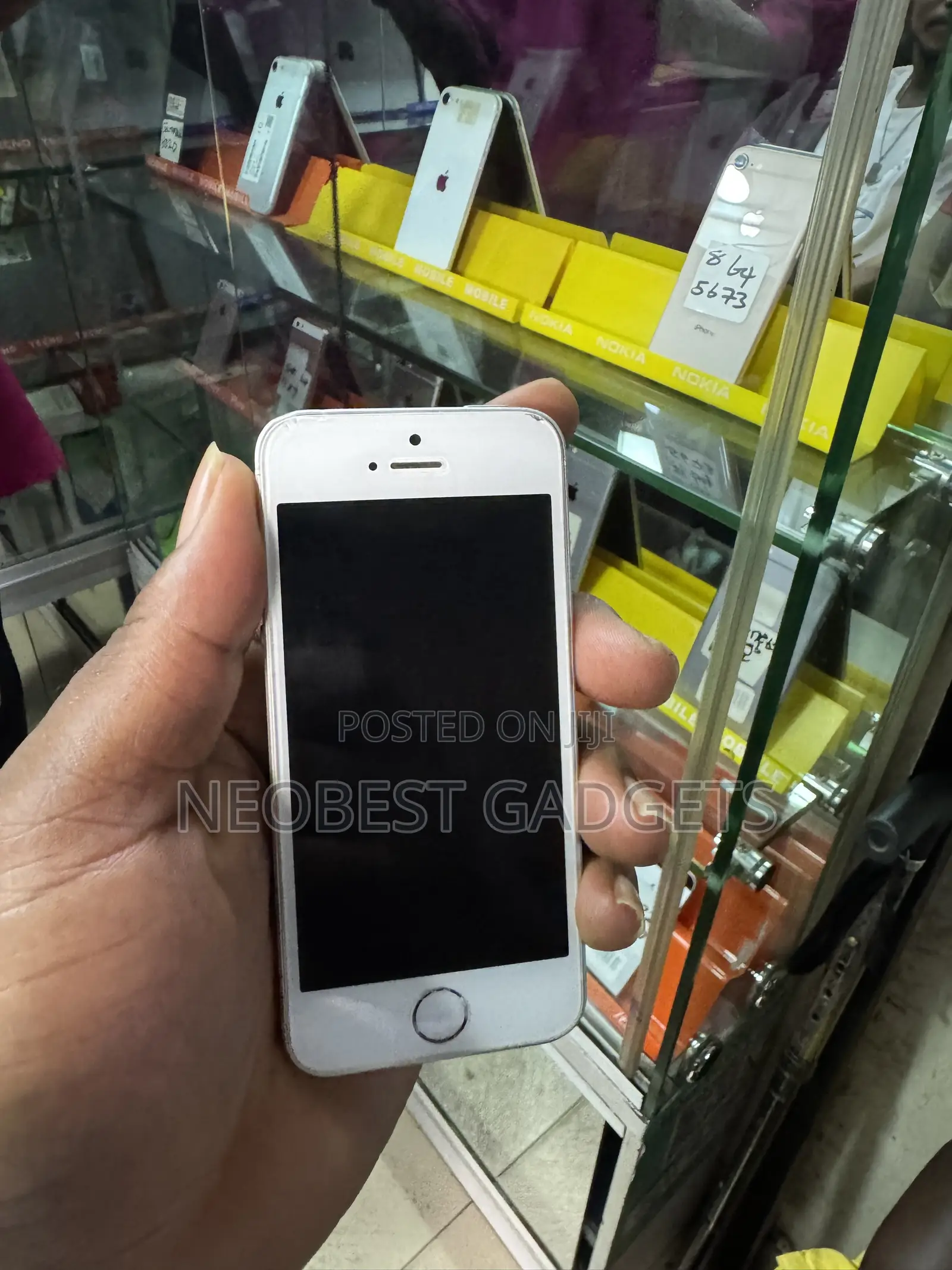 Apple iPhone SE 16 GB Gray