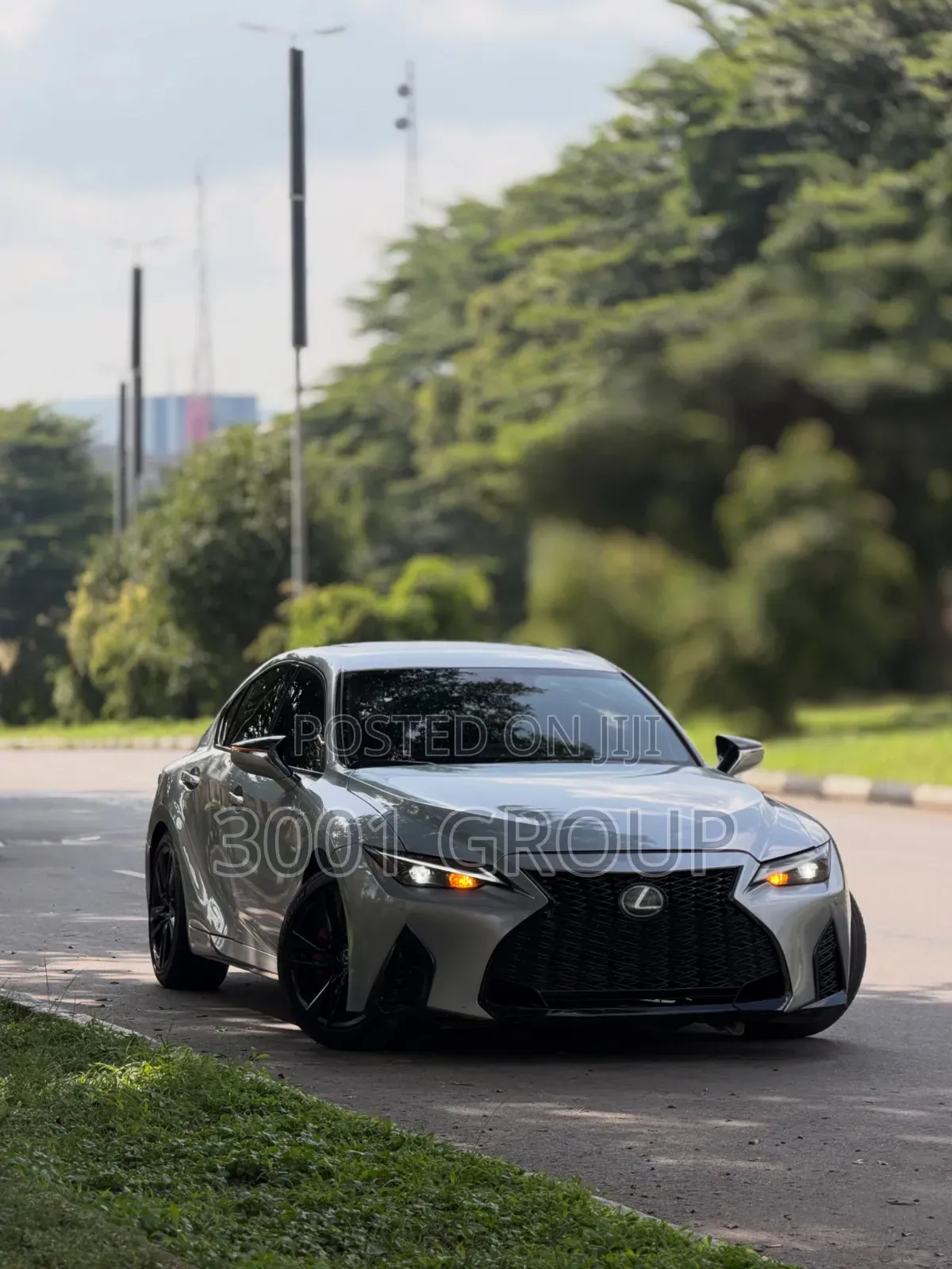 Lexus IS 300h 4WD 2021 Gray
