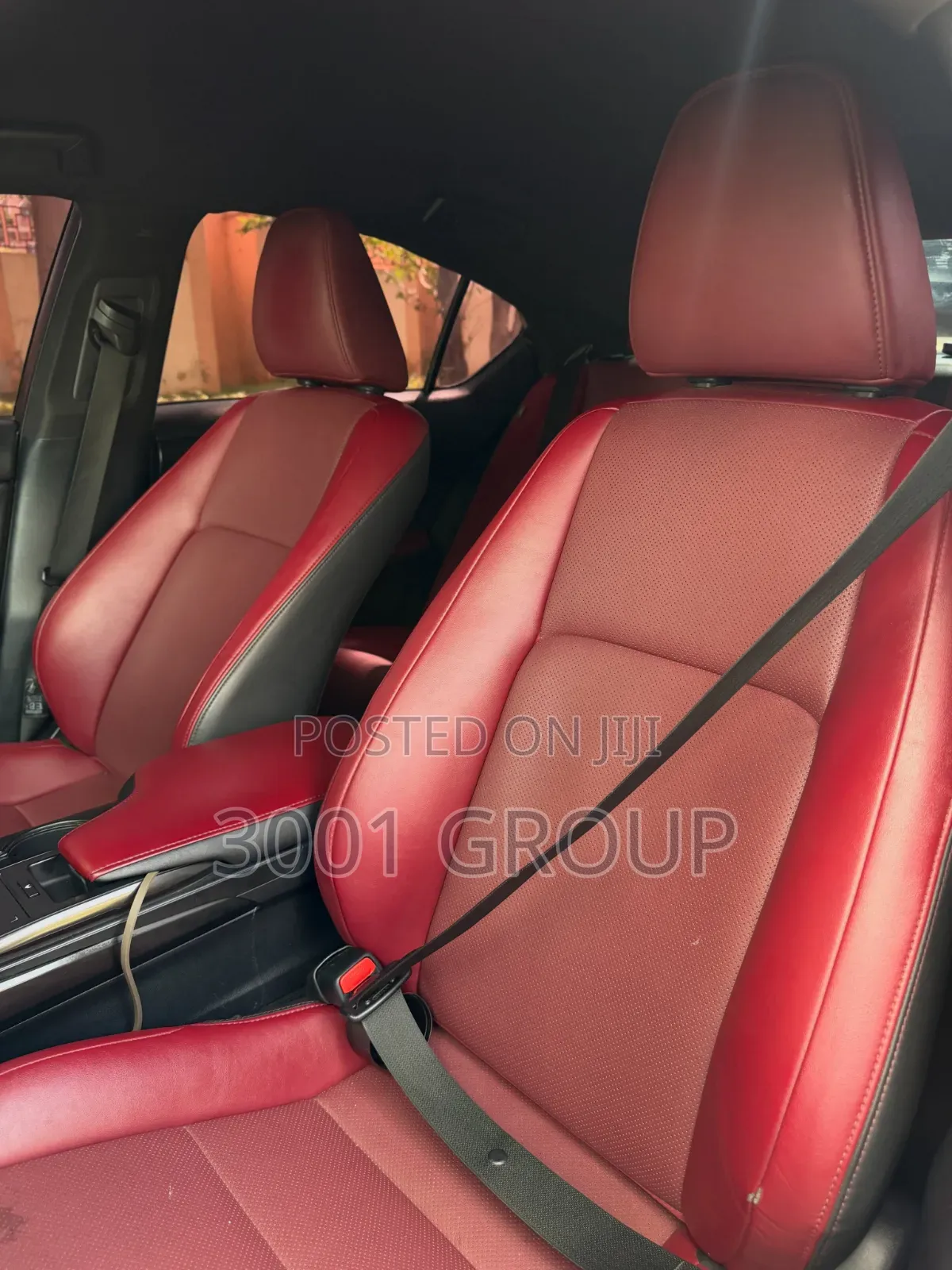 Lexus IS 300h 4WD 2021 Gray