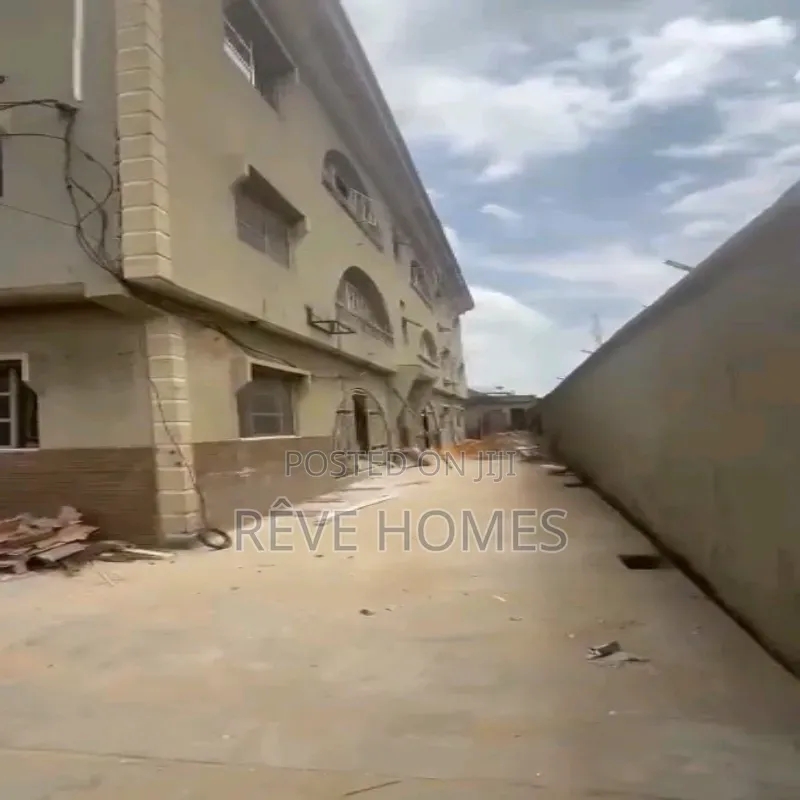 3bdrm Block of Flats in Ifako-Gbagada for rent