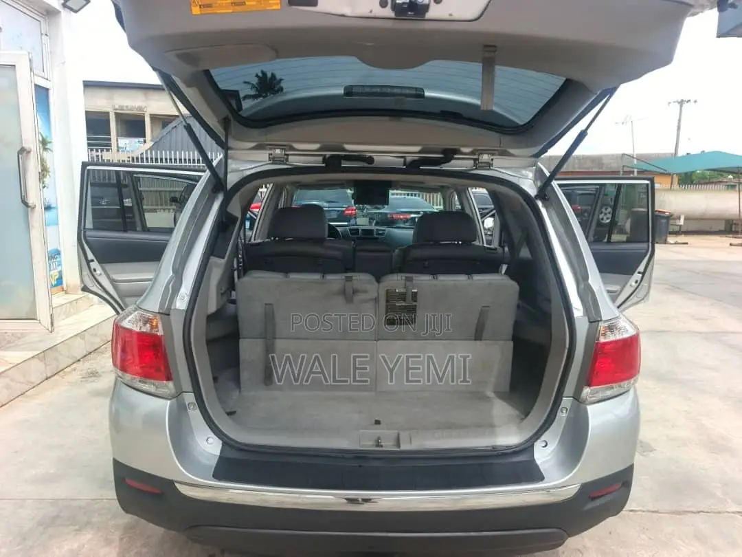 Toyota Highlander Limited 2011 Silver