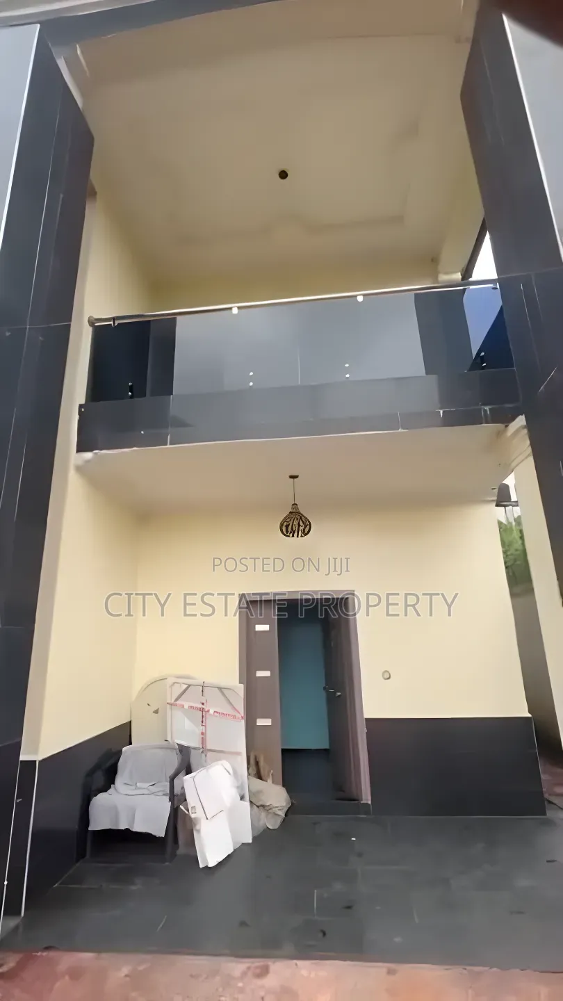 4bdrm Duplex in Apara Link Link, Obio-Akpor for rent