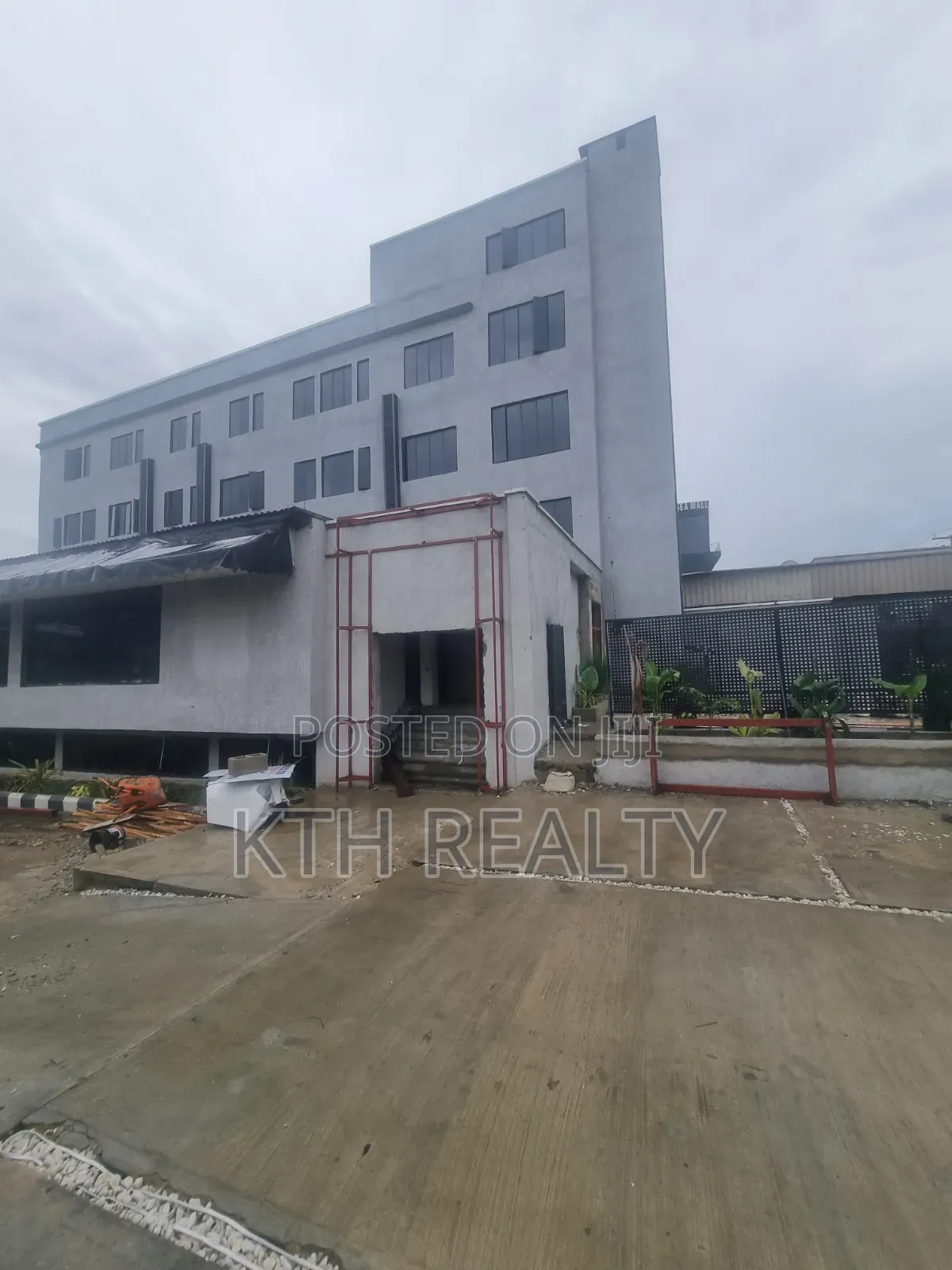 2bdrm Apartment in Lekki Phase 1 for rent
