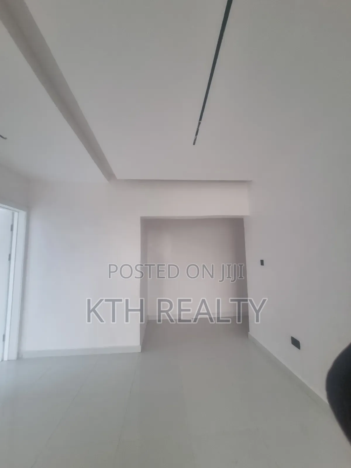 2bdrm Apartment in Lekki Phase 1 for rent