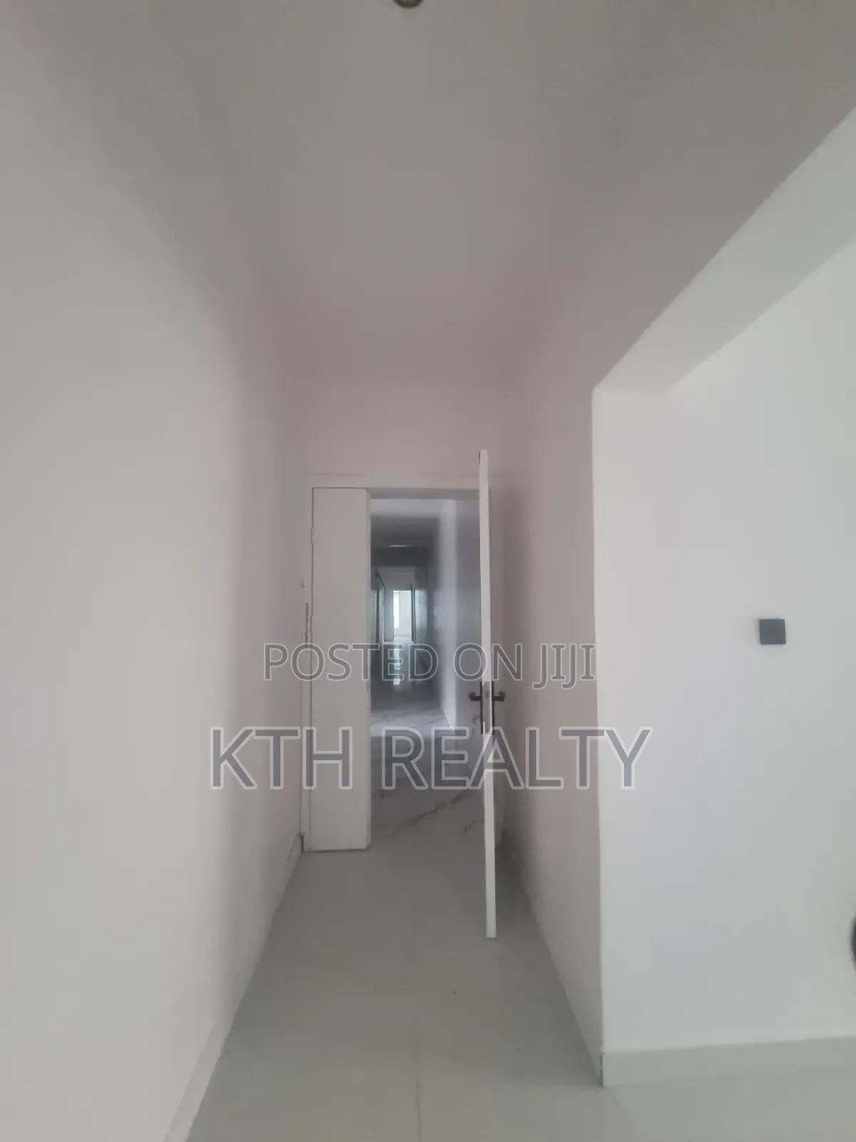 2bdrm Apartment in Lekki Phase 1 for rent