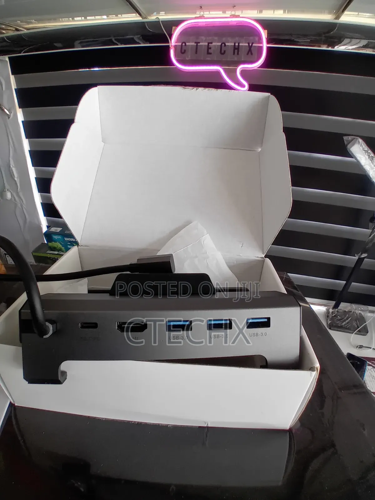 JSAUX 6-in-1 Dock Station at 120Hz HDMI, Gigabit Ethernet, 100W Charge