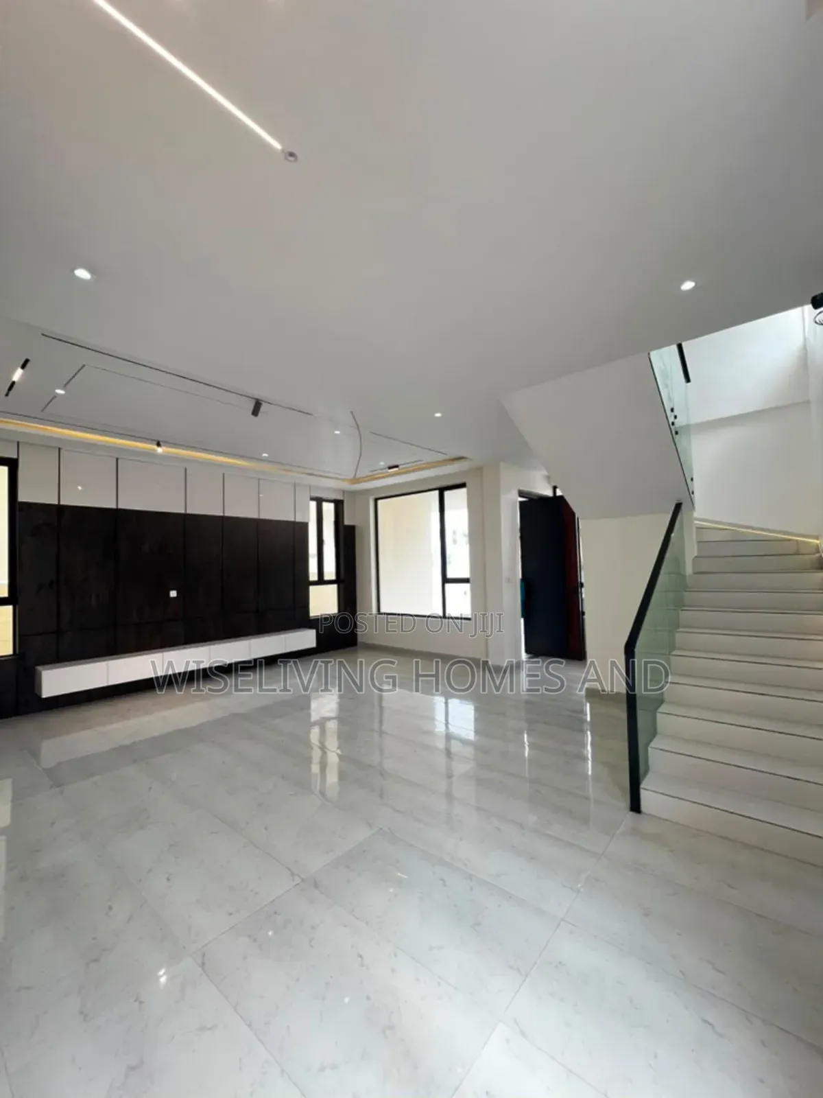 5bdrm Duplex in 2Nd Toll Gate Lekki for sale